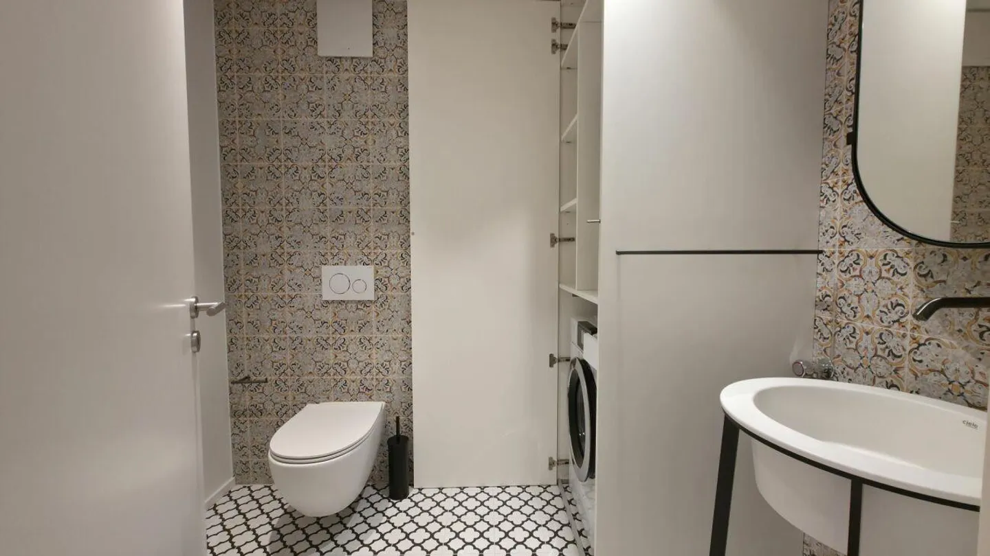 New 2.5 in the city center! - Photo 6 of 11