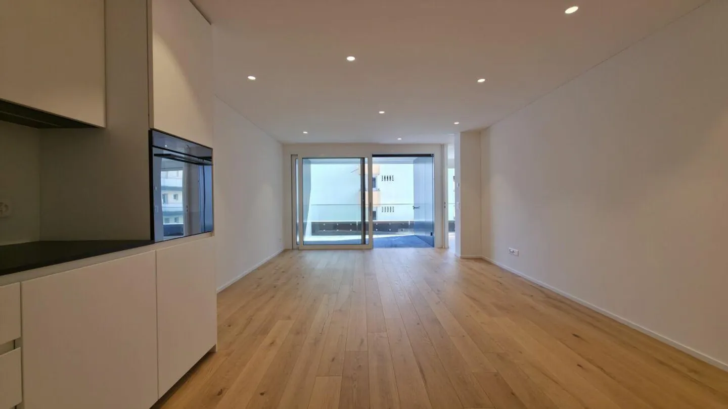 New 2.5 in the city center! - Photo 3 of 11