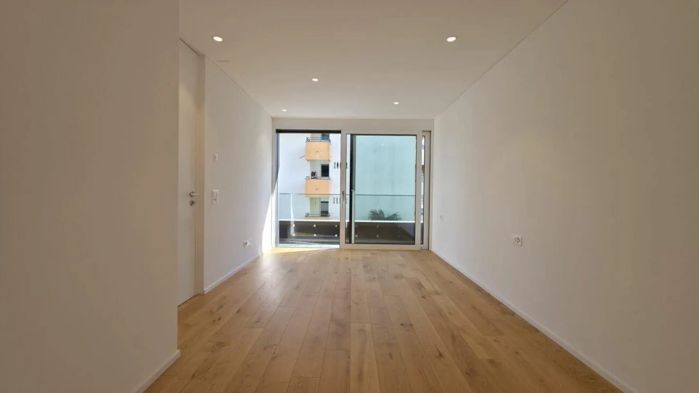 New 2.5 in the city center! - Photo 7 of 11