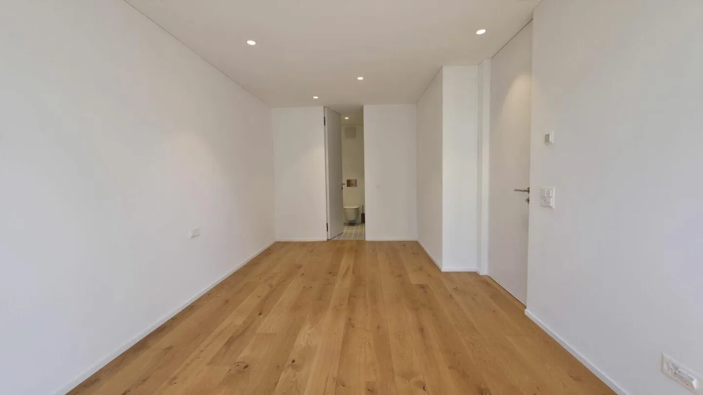 New 2.5 in the city center! - Photo 8 of 11