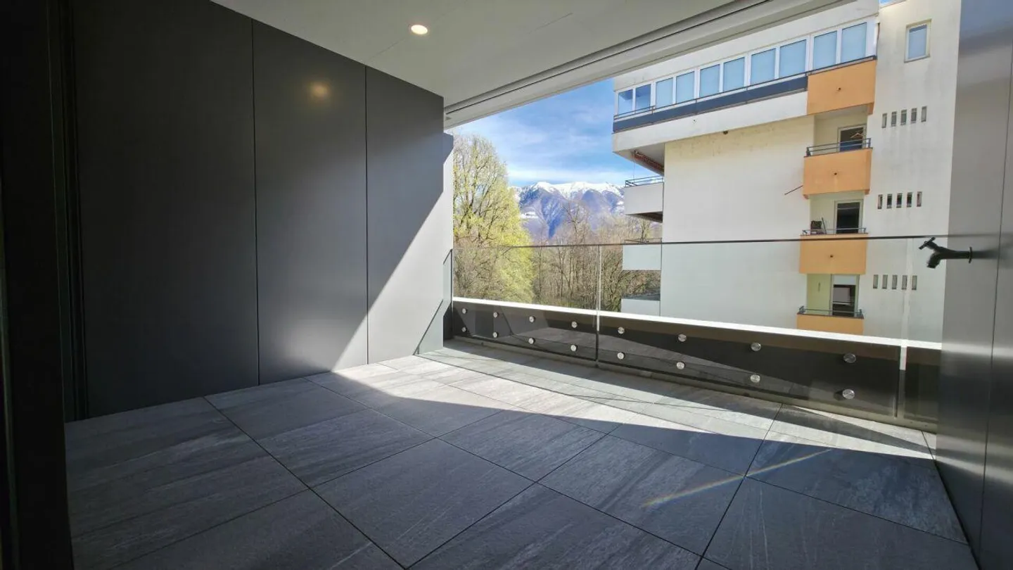 New 2.5 in the city center! - Photo 10 of 11