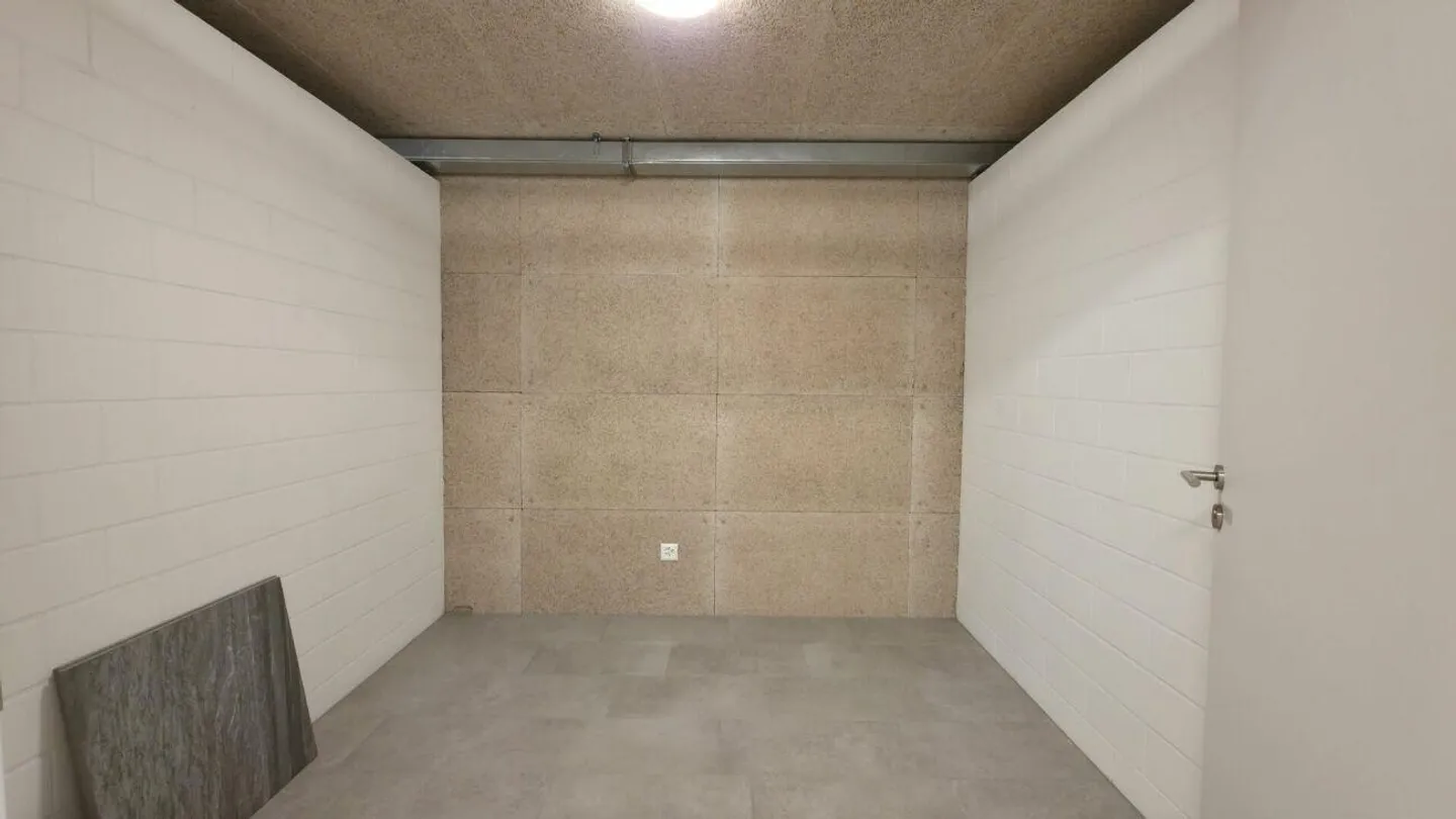 New 2.5 in the city center! - Photo 11 of 11