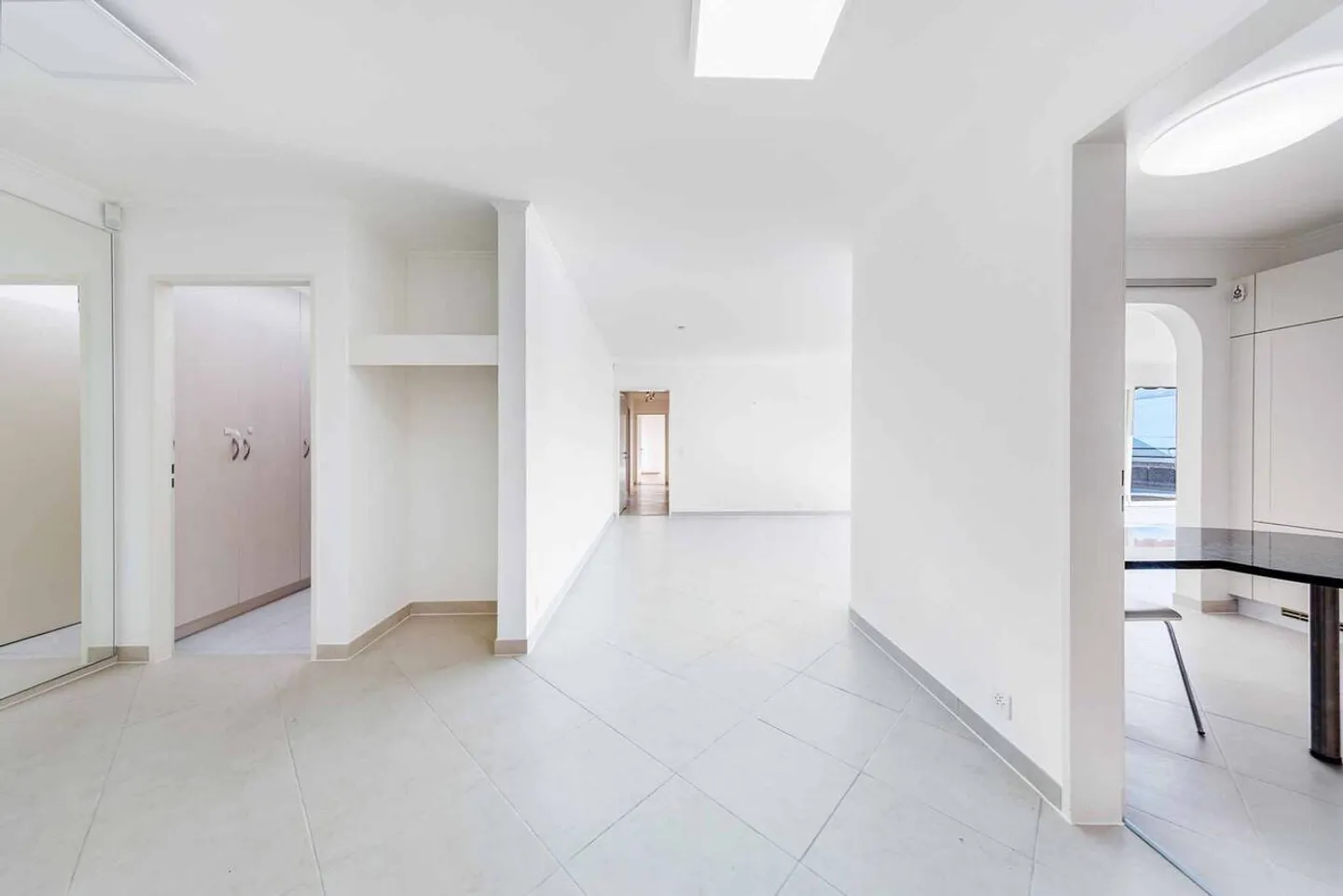 La Conversion  Espace, confort et vue panoramique sur le lac et les Alpes - Photo 4 sur 12