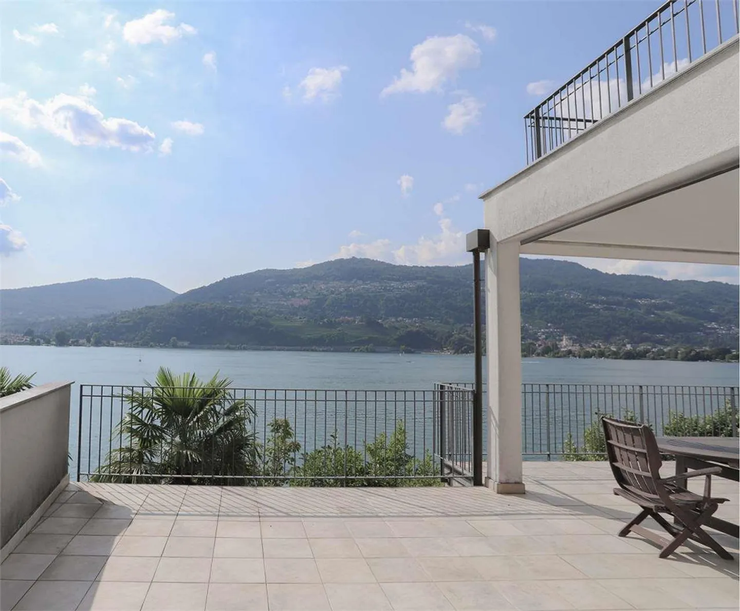 Villa with Lake View in Montagnola - Photo 2 of 12