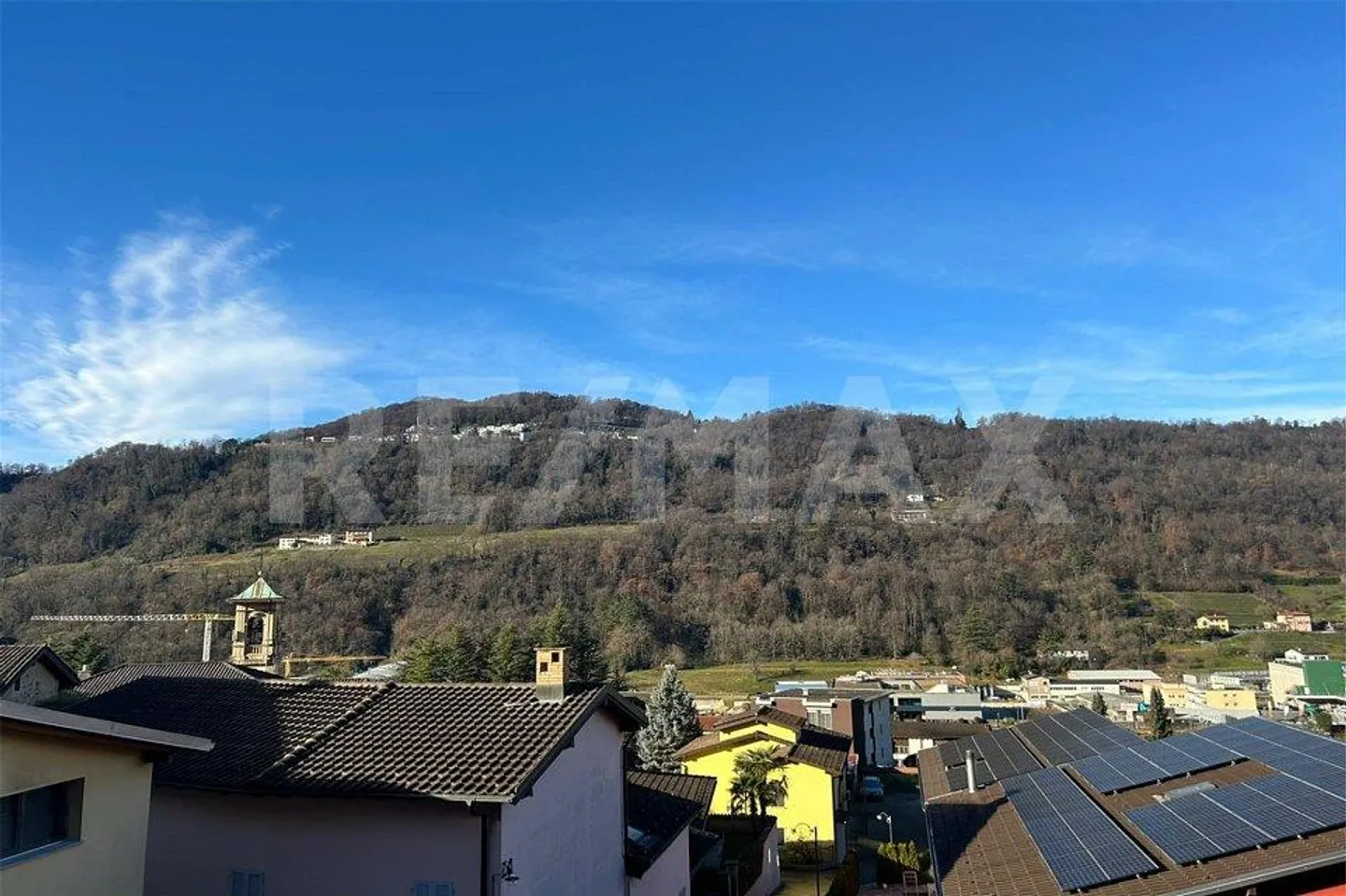 Attico moderno tra natura e città - Foto 3 di 13