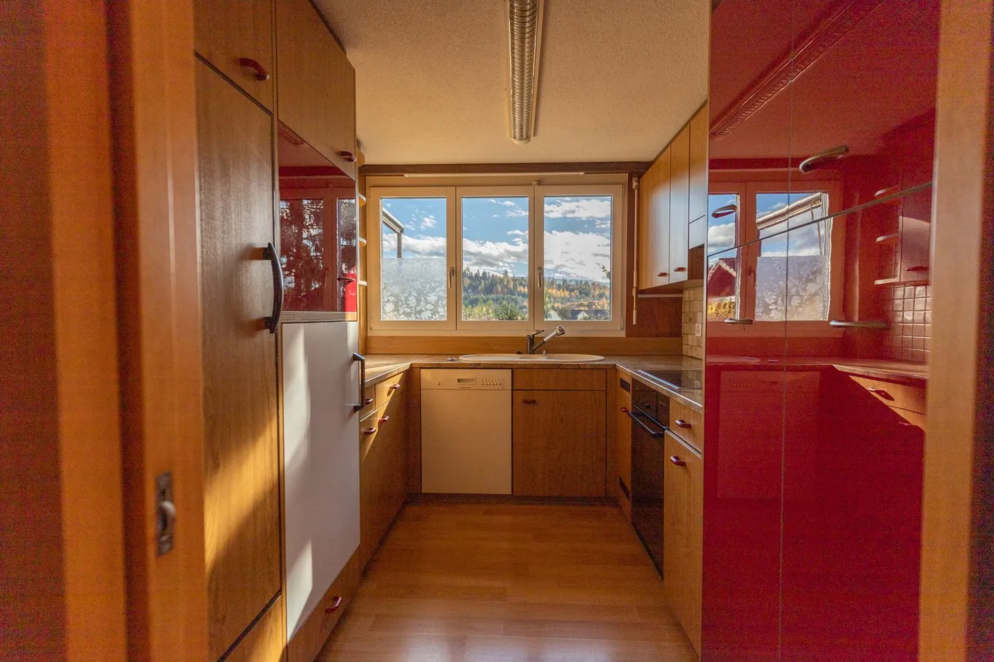 Grosszügige, charmante Dachwohnung in idyllischem Familienquartier - Foto 6 von 14