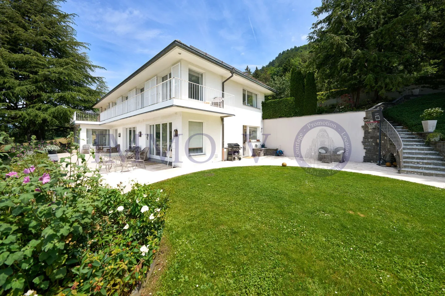 PRESTIGIOSO CON PISCINA E VISTA PANORAMICA - ARREDATO - Foto 3 di 18