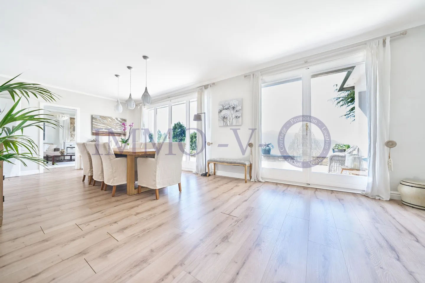 PRESTIGIOSO CON PISCINA E VISTA PANORAMICA - ARREDATO - Foto 6 di 18