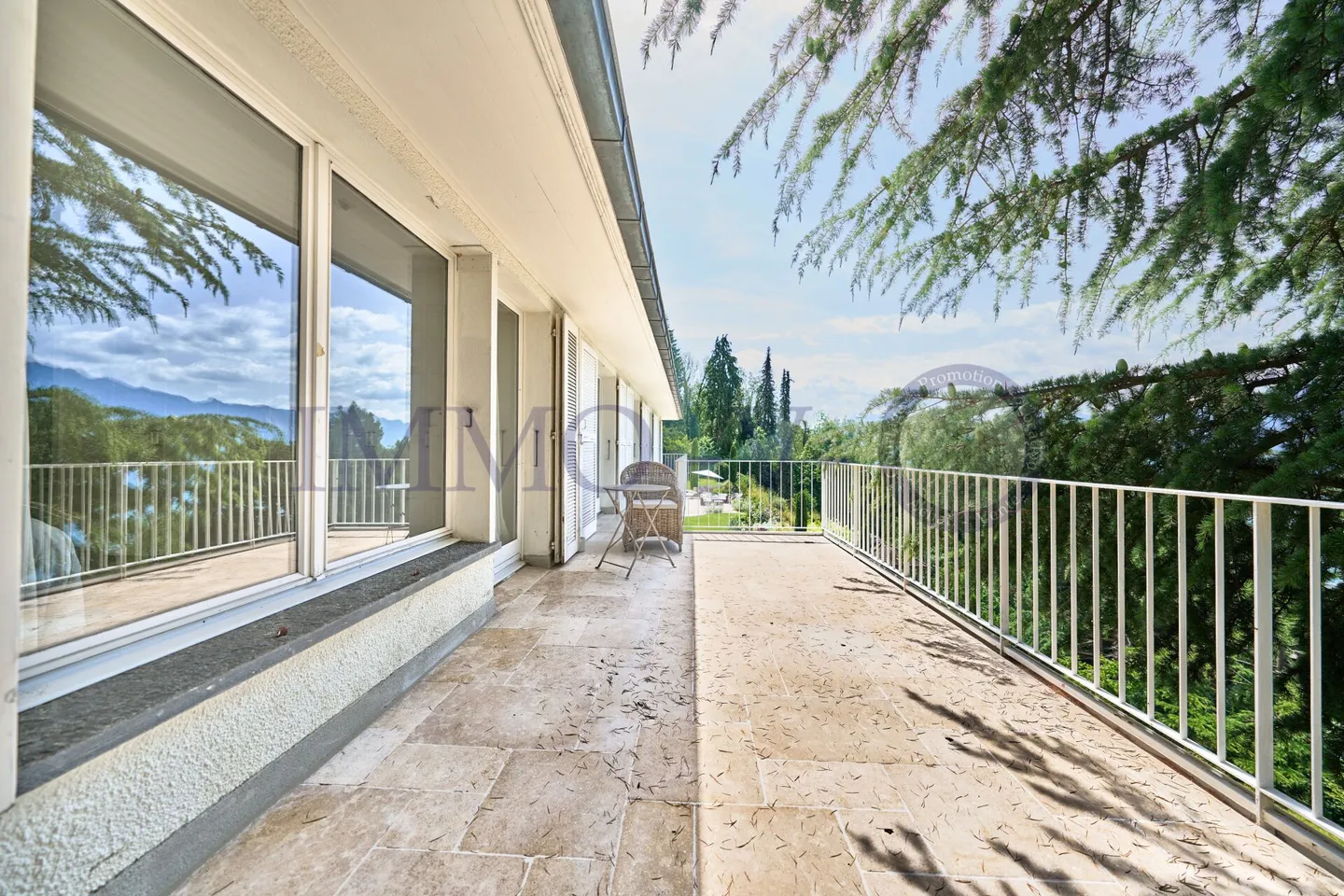 PRESTIGIOSO CON PISCINA E VISTA PANORAMICA - ARREDATO - Foto 13 di 18