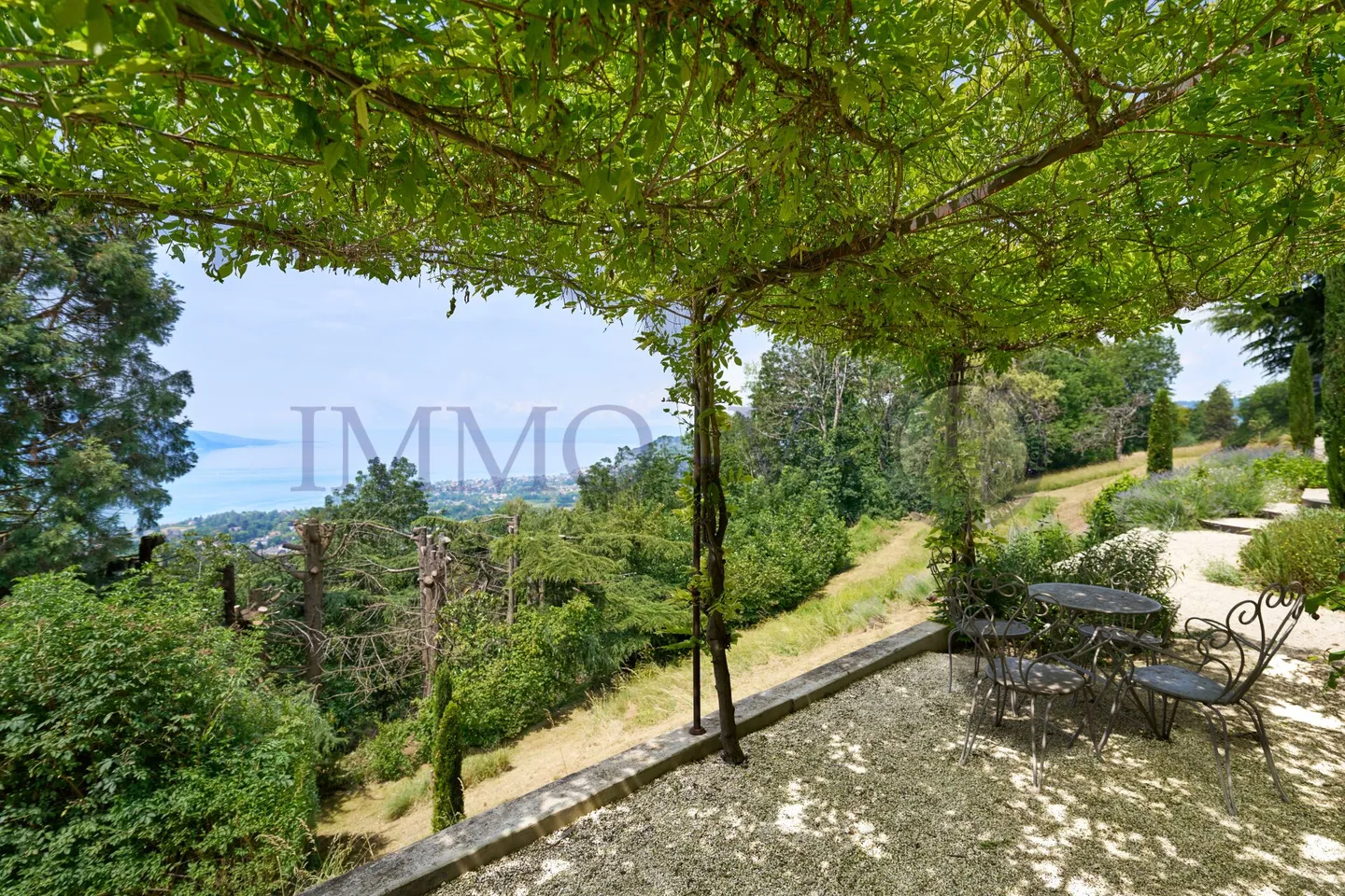 PRESTIGIOSO CON PISCINA E VISTA PANORAMICA - ARREDATO - Foto 18 di 18