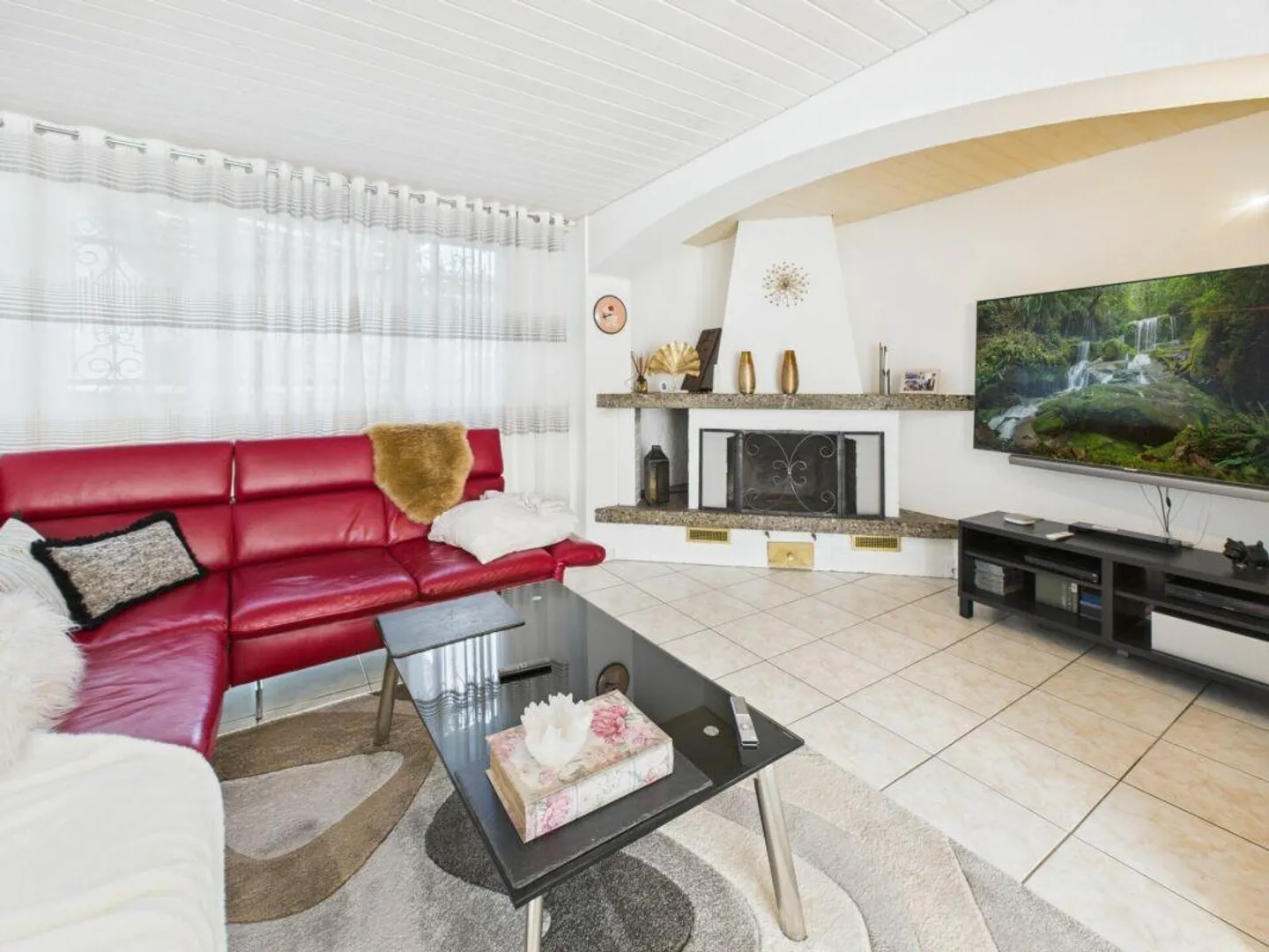Detached 8.5-room single-family house with panoramic winter garden - Photo 4 of 10