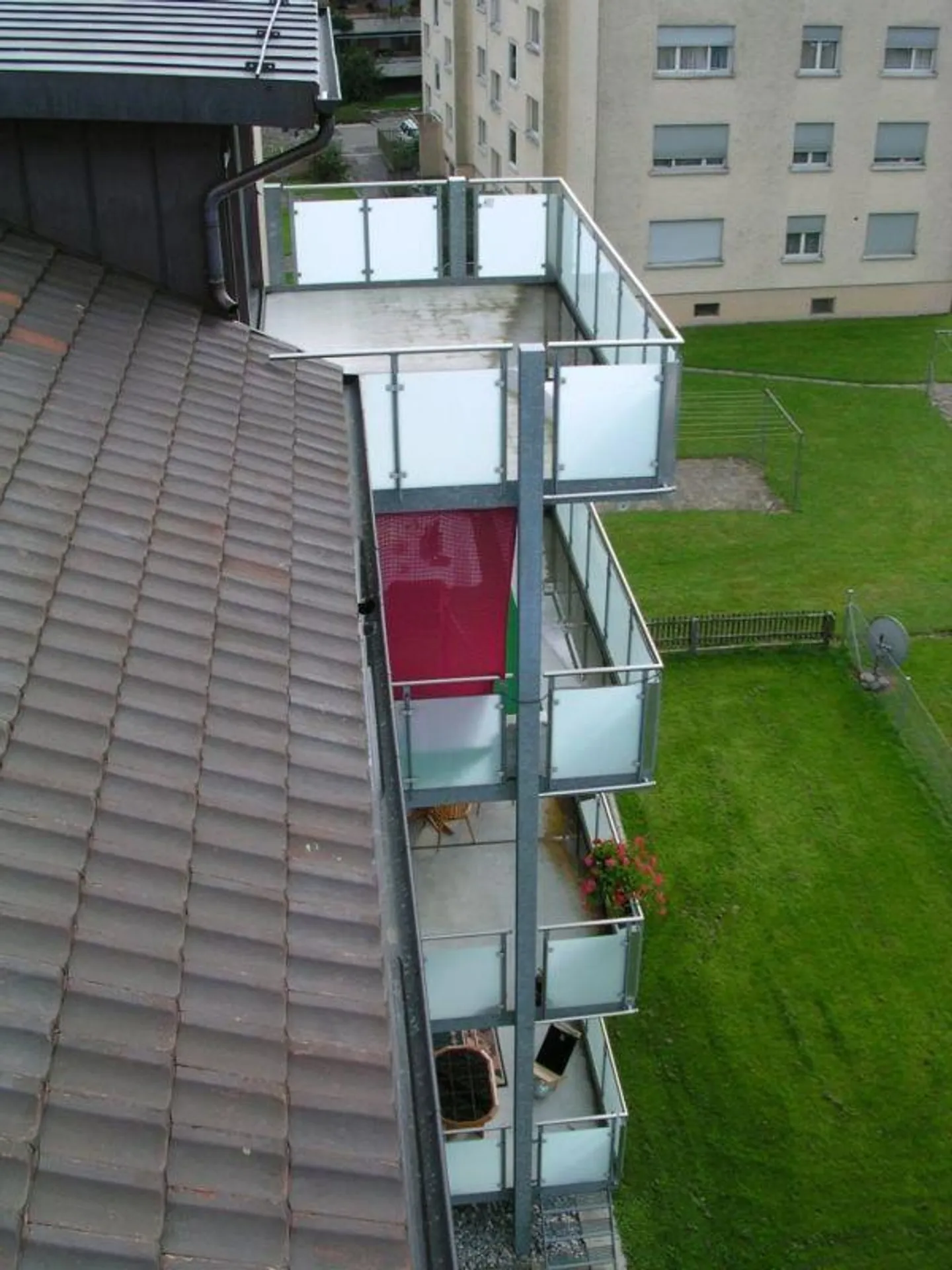 Luminoso appartamento mansardato di 2,5 stanze con grande balcone - Foto 10 di 11