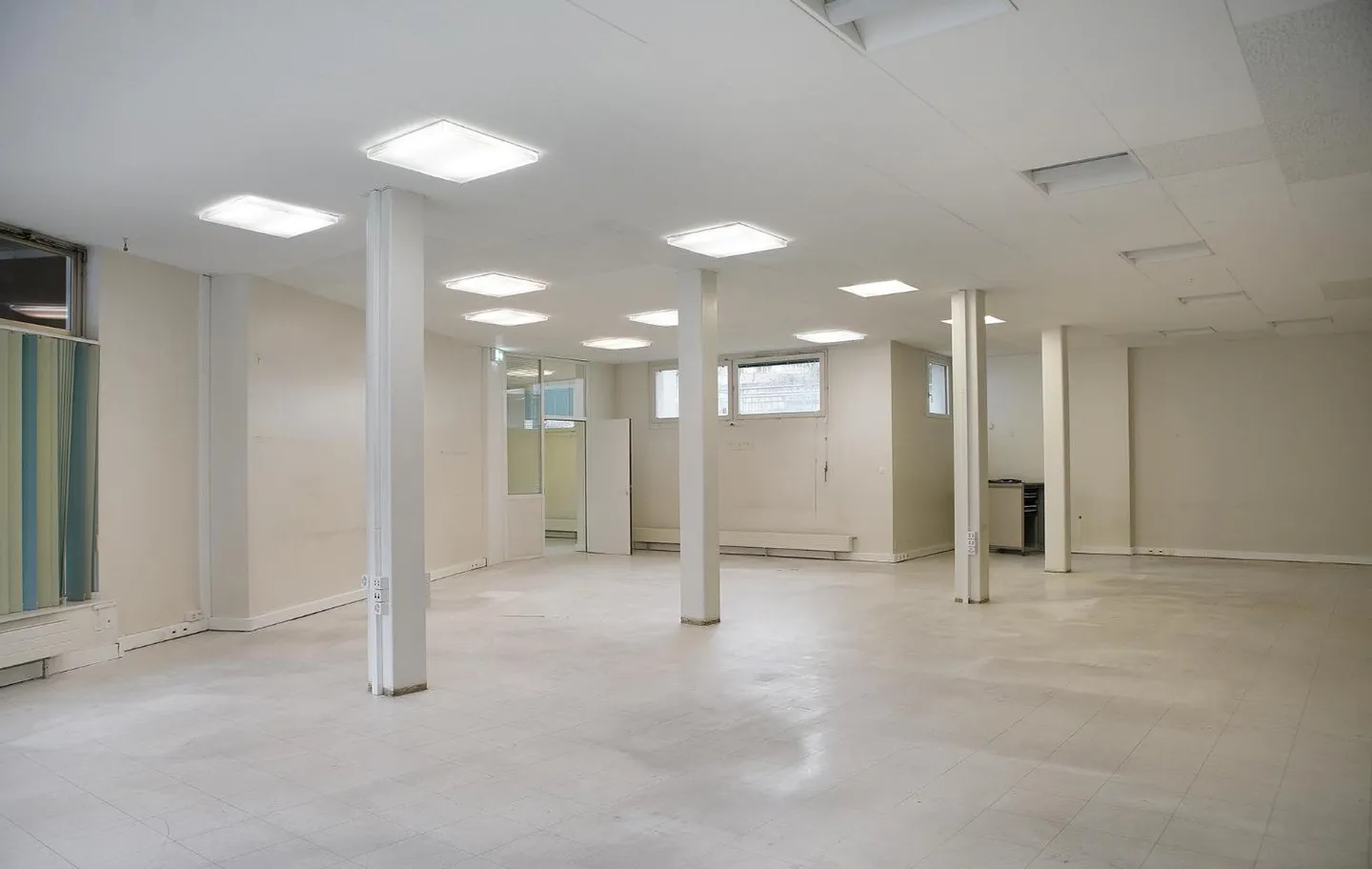 Espace Commercial Spacieux - Photo 1 sur 5