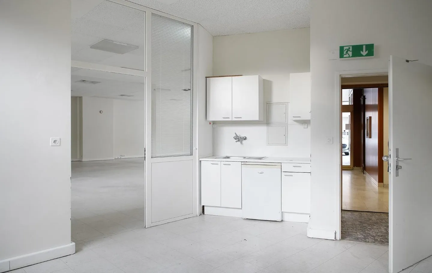 Espace Commercial Spacieux - Photo 2 sur 5