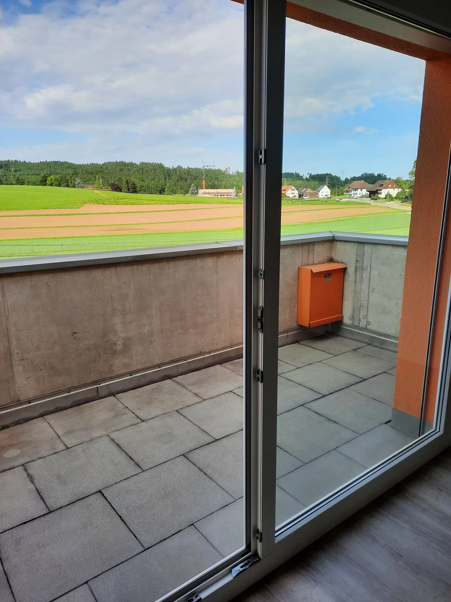 Modern Loft Apartment with Balcony in Fehraltorf - Photo 6 of 9
