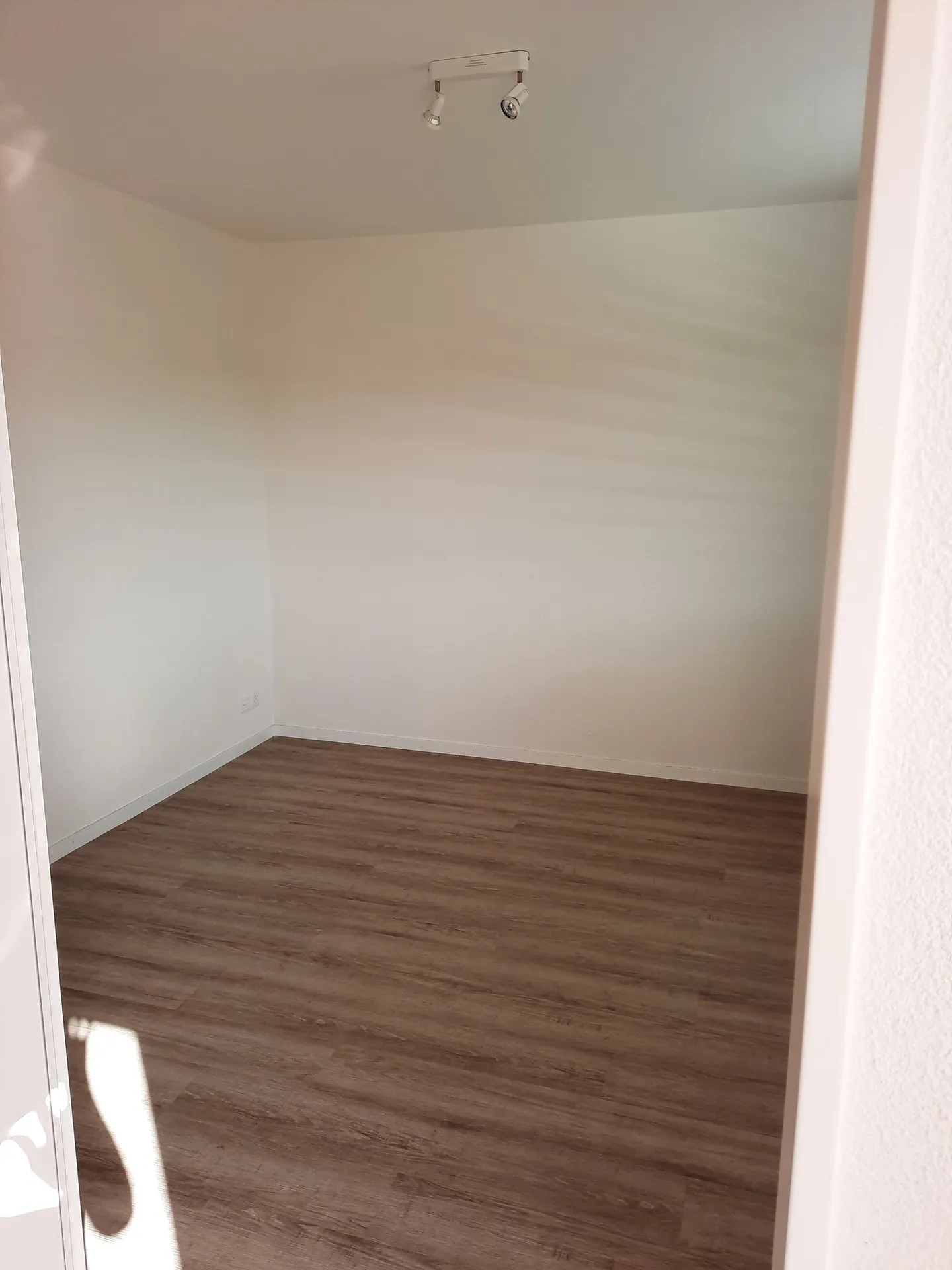 Modern Loft Apartment with Balcony in Fehraltorf - Photo 9 of 9