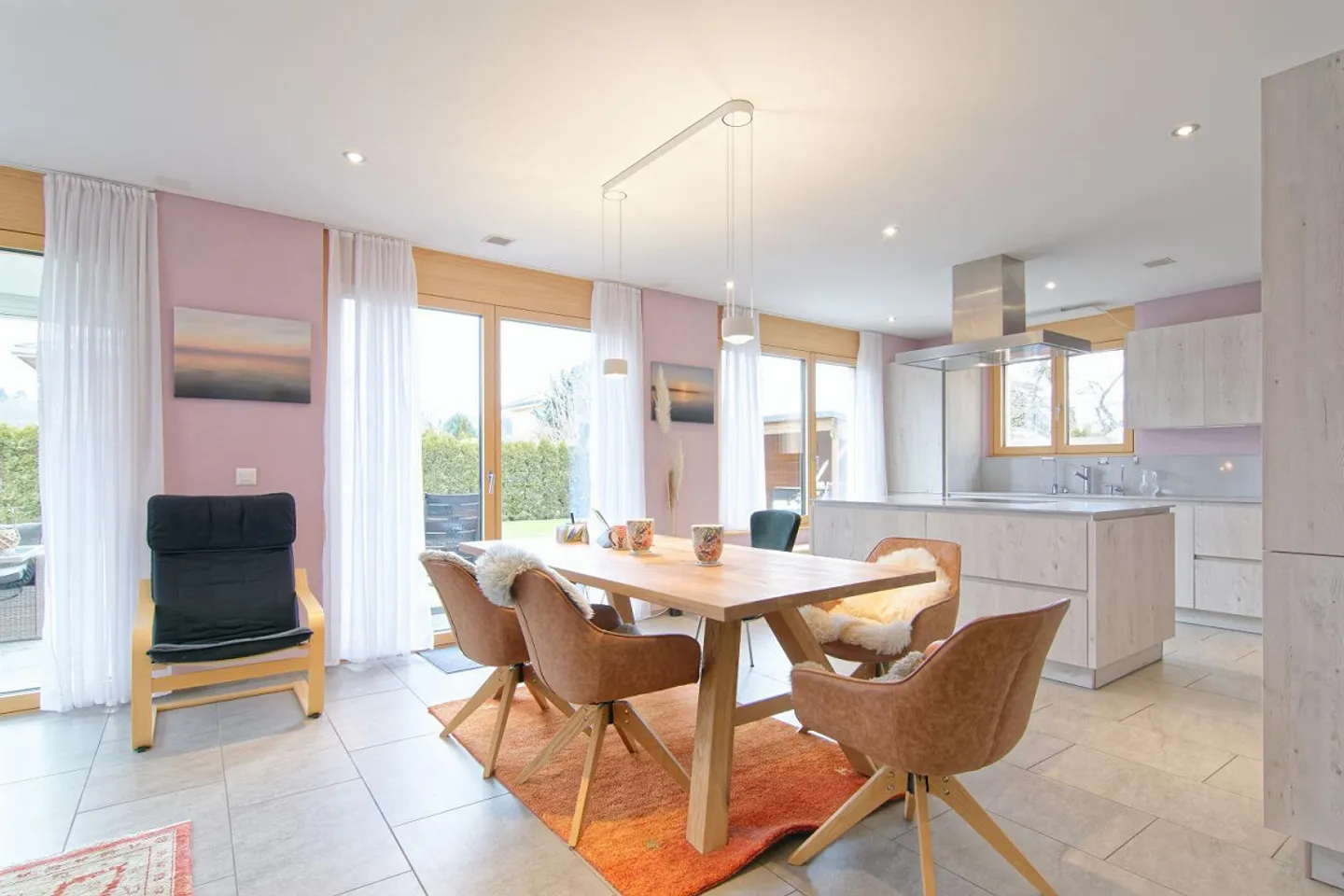 Exklusives grosses 7.5-Zimmer EFH mit Poolanlage - Foto 2 von 10