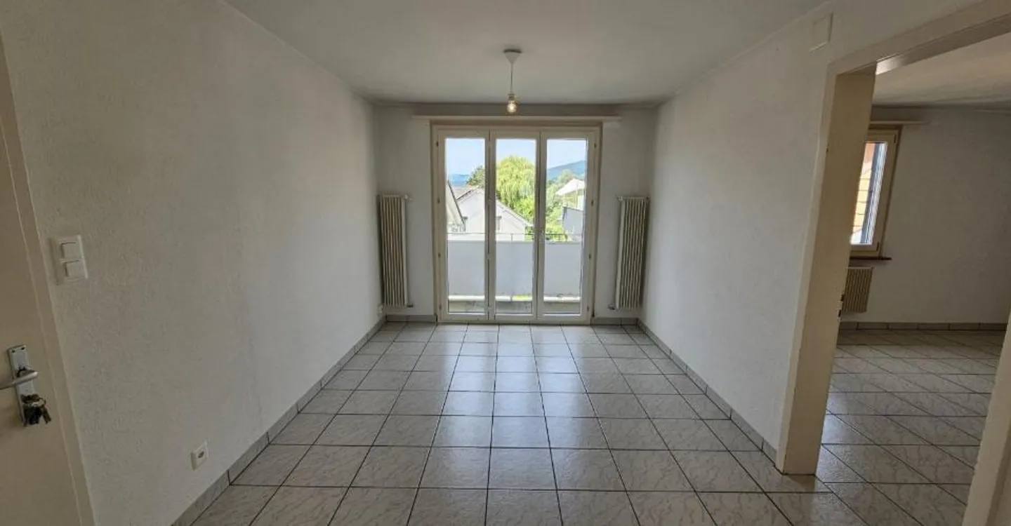 Appartement Charmant avec Balcon - Photo 3 sur 8
