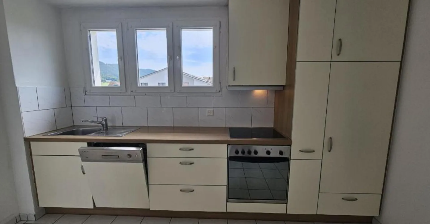 Appartement Charmant avec Balcon - Photo 2 sur 8