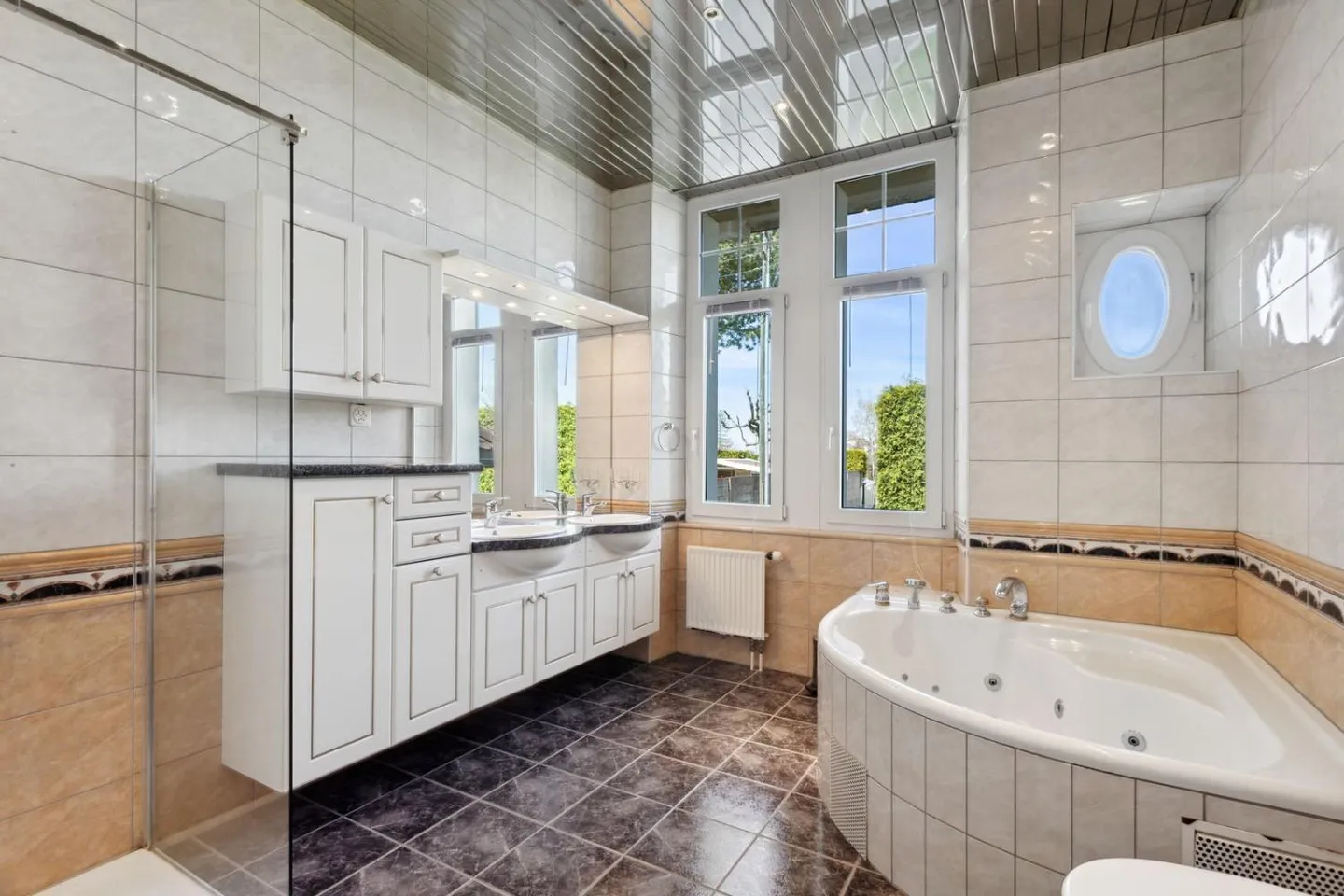 Belle maison familiale ou immeuble de rendement (4,8%) - Photo 8 sur 12