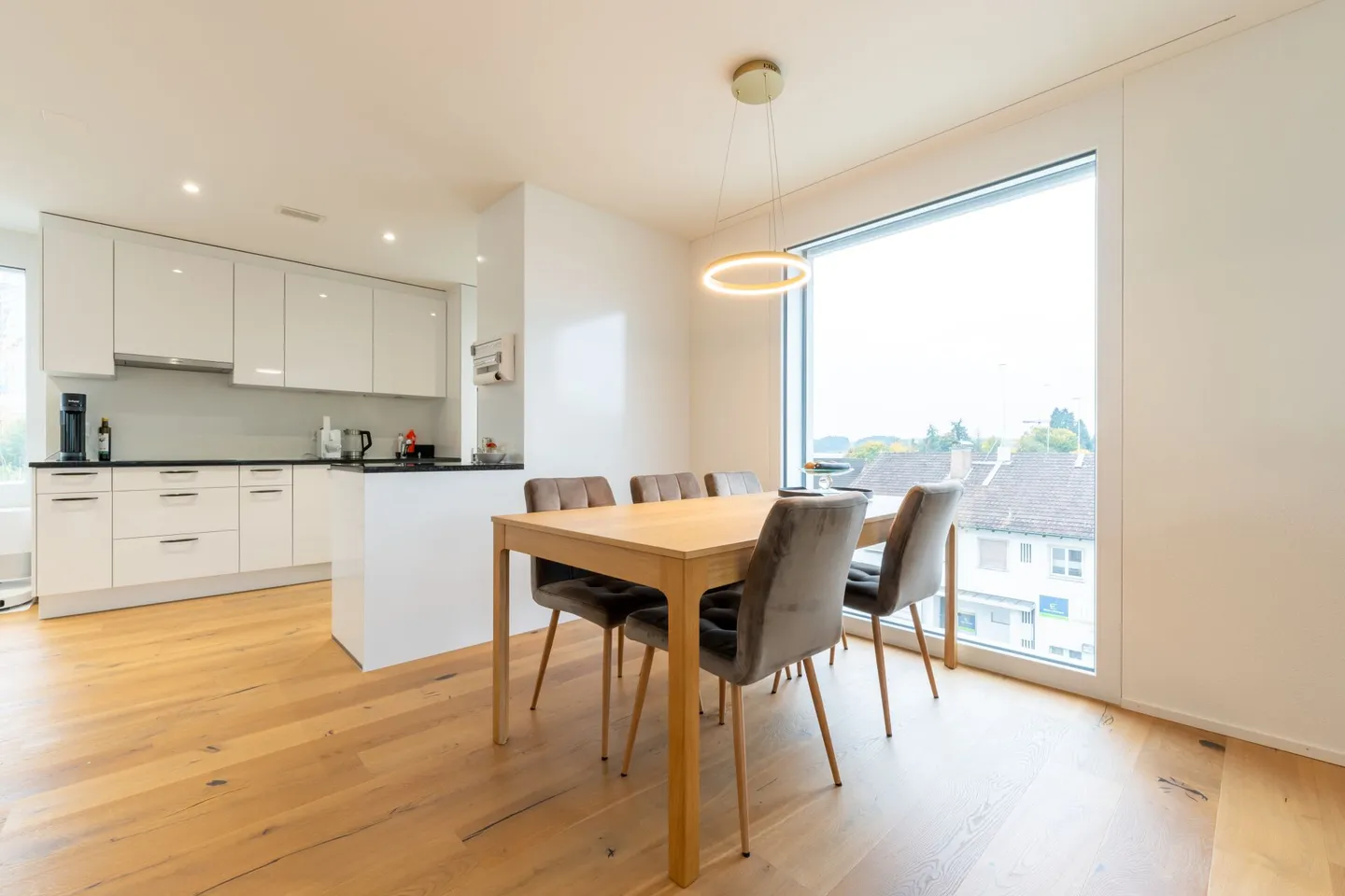 Living Dream - Exclusive 2½-Room Apartment in the Best Location in Oftringen! - Photo 7 of 10