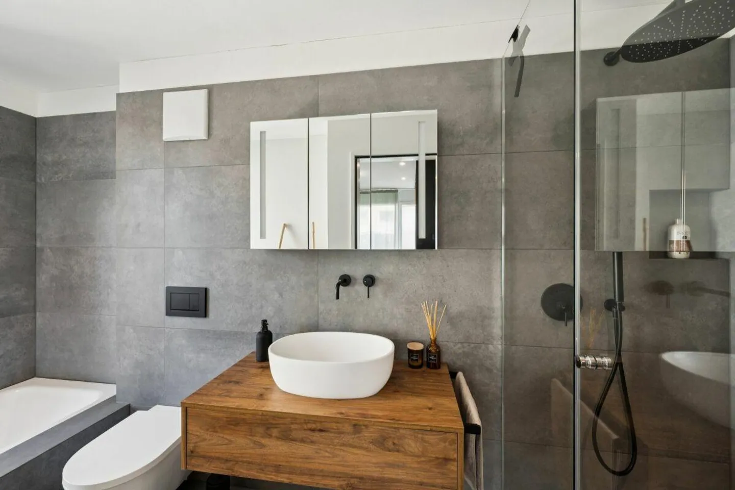 New construction: Exclusive 3.5-room garden apartment with generous garden share and parking space - Photo 10 of 11