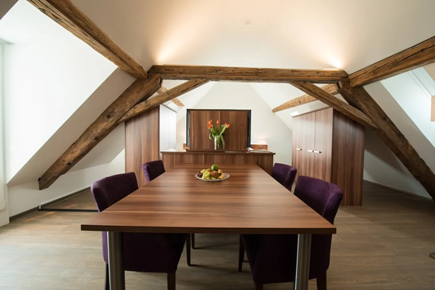 Charmantes möbiliertes Studio mit Balkon in Fehraltorf - Foto 3 von 9