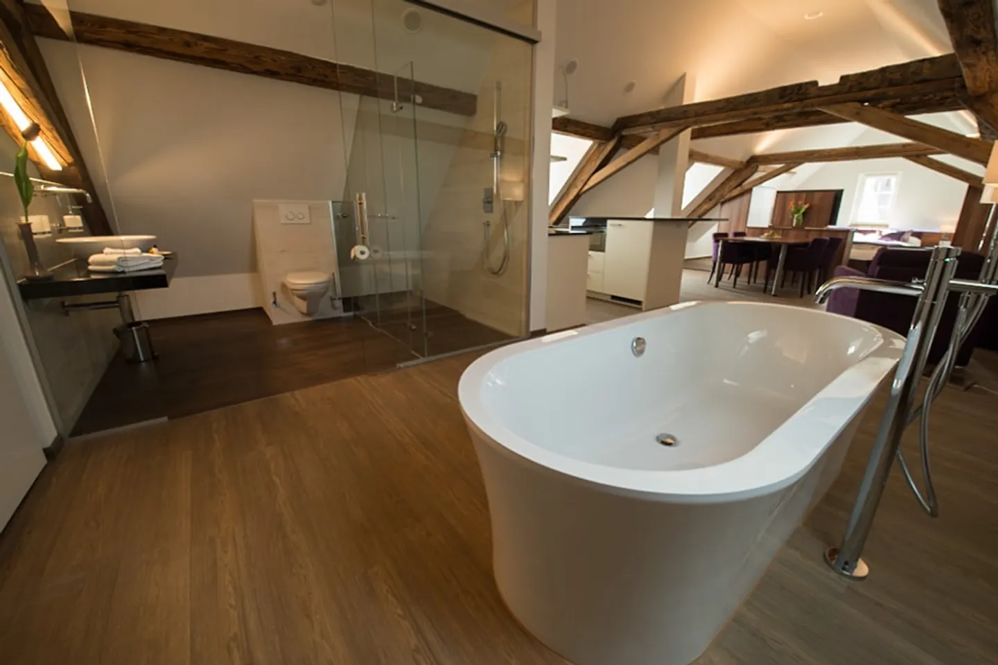 Charmantes möbiliertes Studio mit Balkon in Fehraltorf - Foto 6 von 9