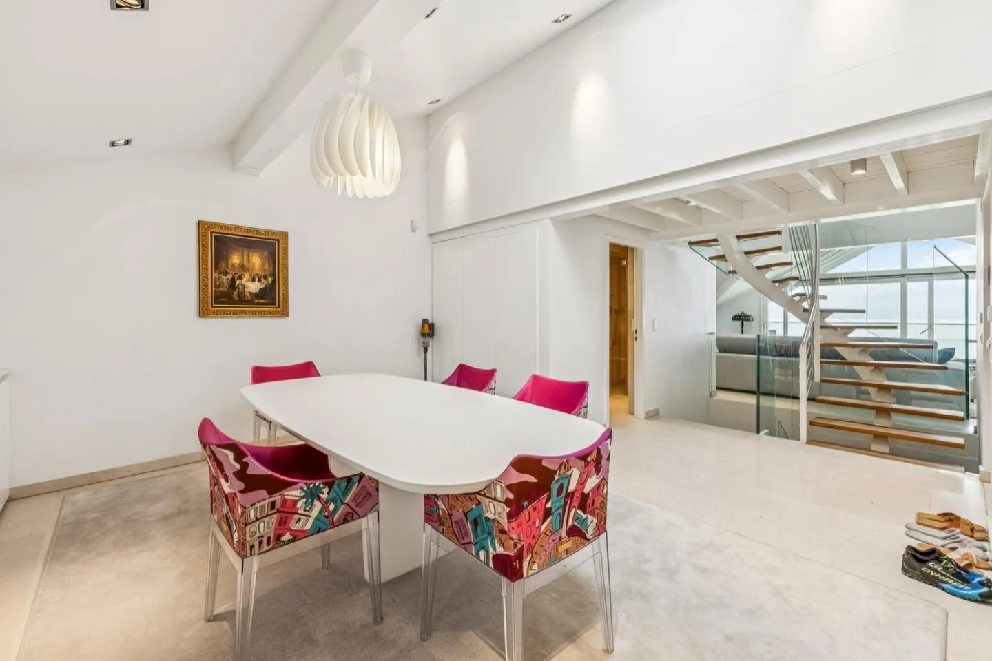 SUPERB DUPLEX WITH A VIEW OF THE LAKE - Photo 11 of 12