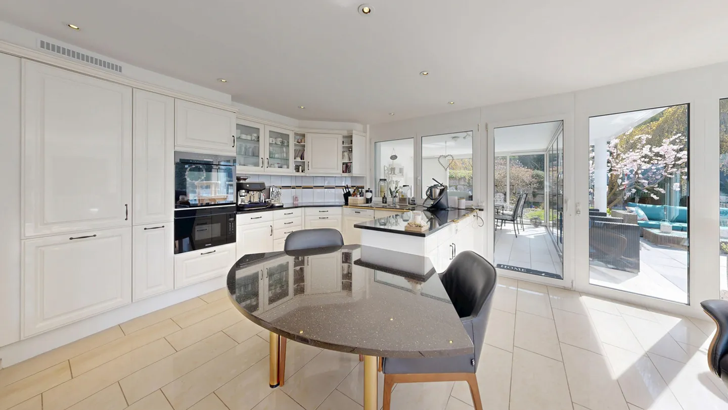 Dreamy 7.5-room single-family house with double garage and panoramic view - Photo 8 of 39