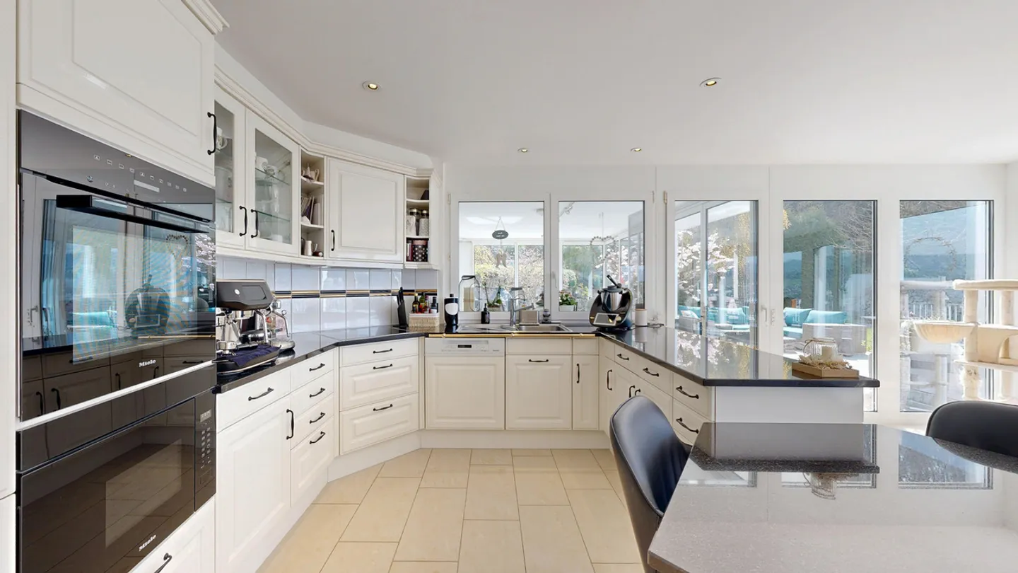 Dreamy 7.5-room single-family house with double garage and panoramic view - Photo 9 of 39