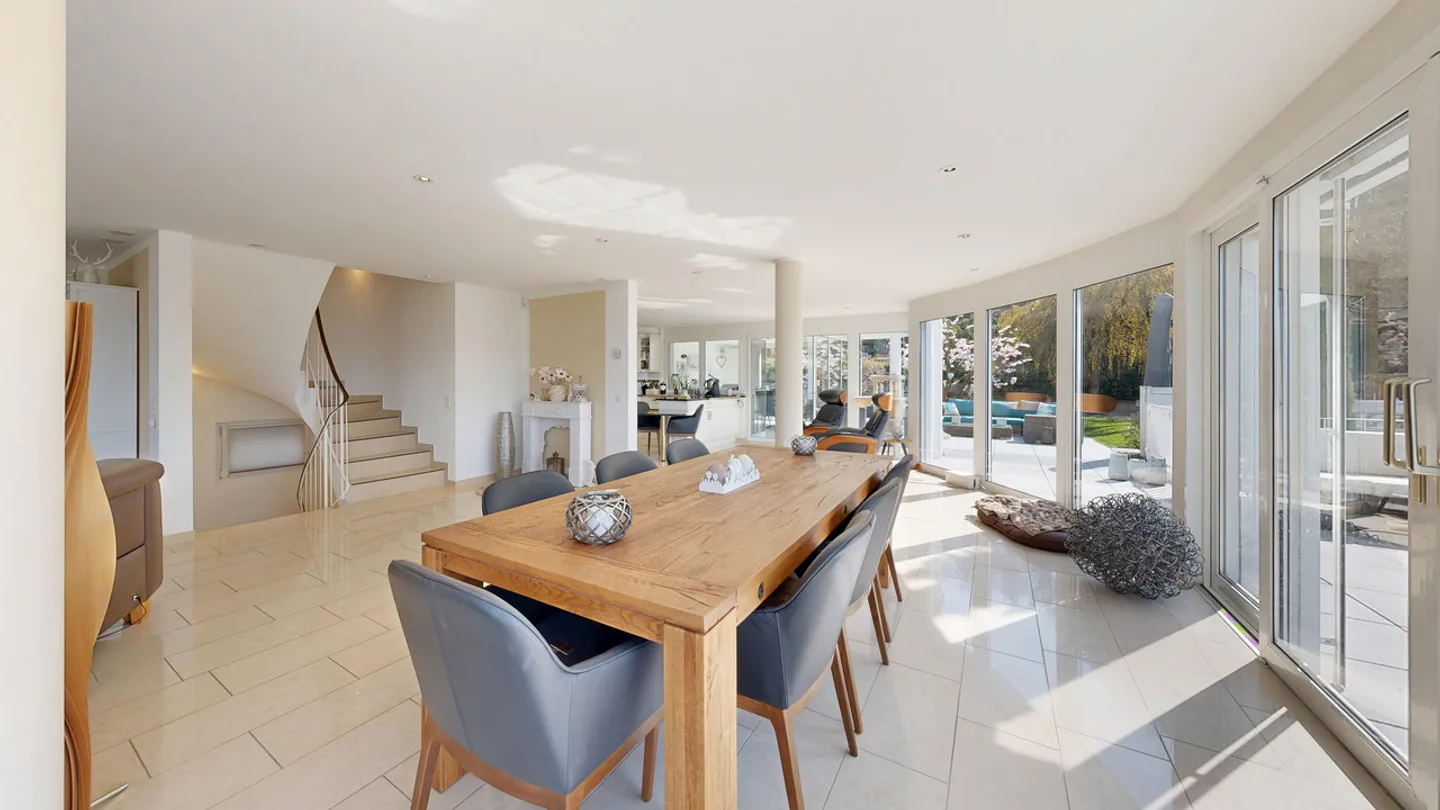 Dreamy 7.5-room single-family house with double garage and panoramic view - Photo 7 of 39