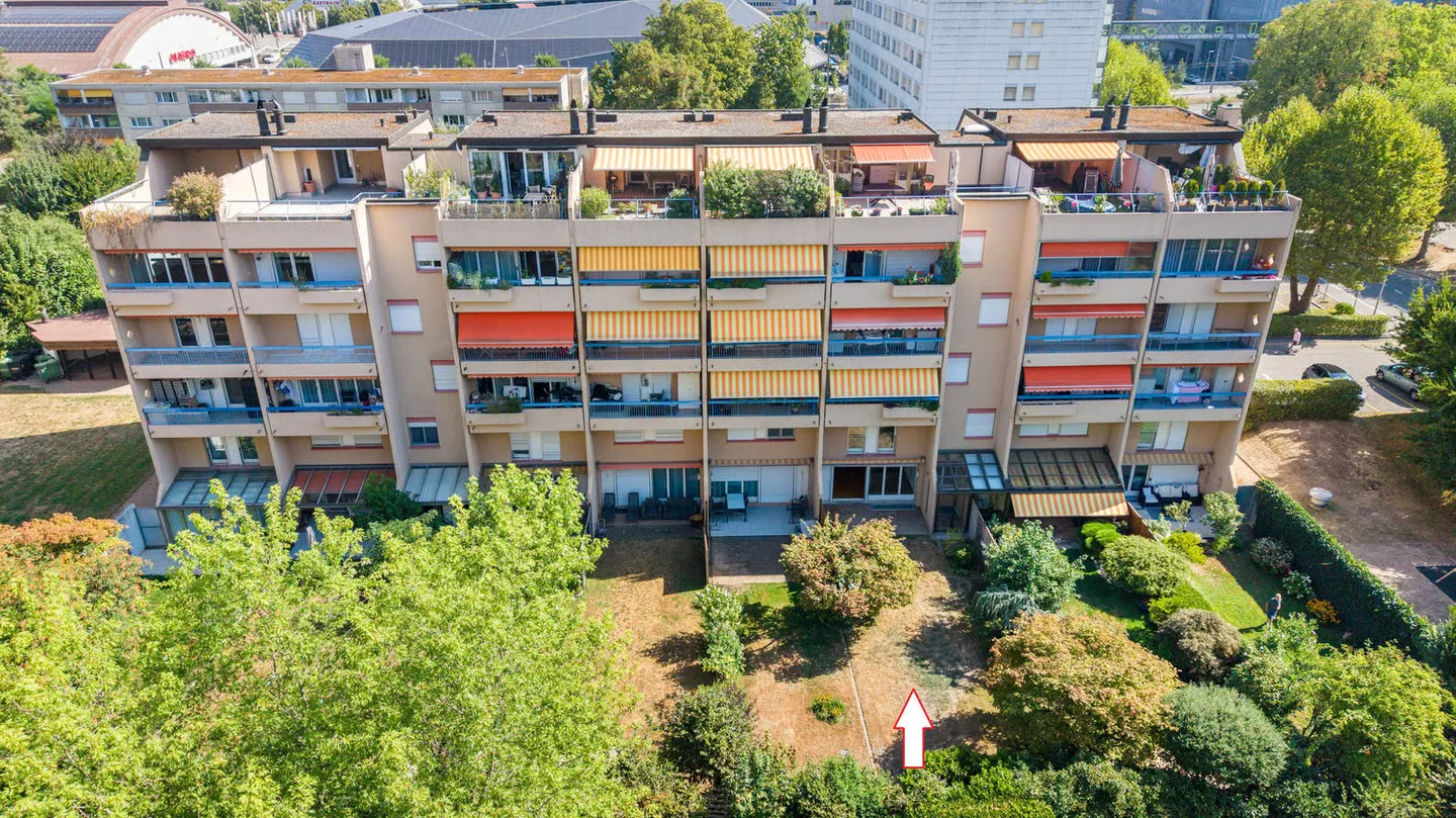 5½ Room Maisonette Garden Apartment with 120m2 Land Share and 32m2 Front Garden - Photo 1 of 18