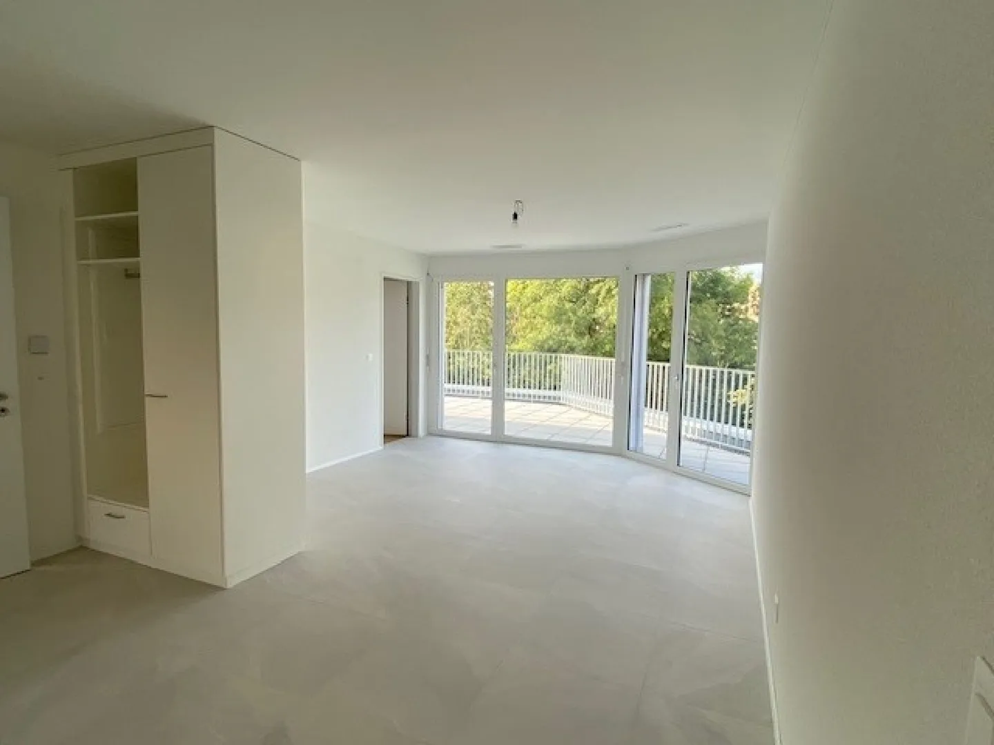 FIRST RENTAL - PENTHOUSE APARTMENT - CenterSeon² - Photo 6 of 13