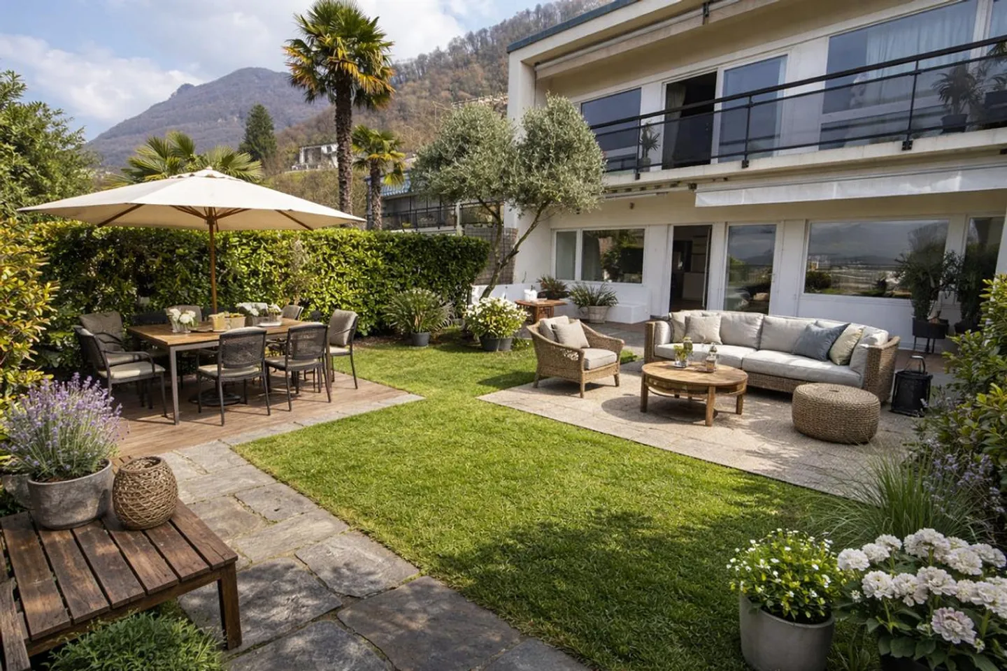 Elegant 4.5-room apartment with private garden in Lugano - Photo 1 of 5