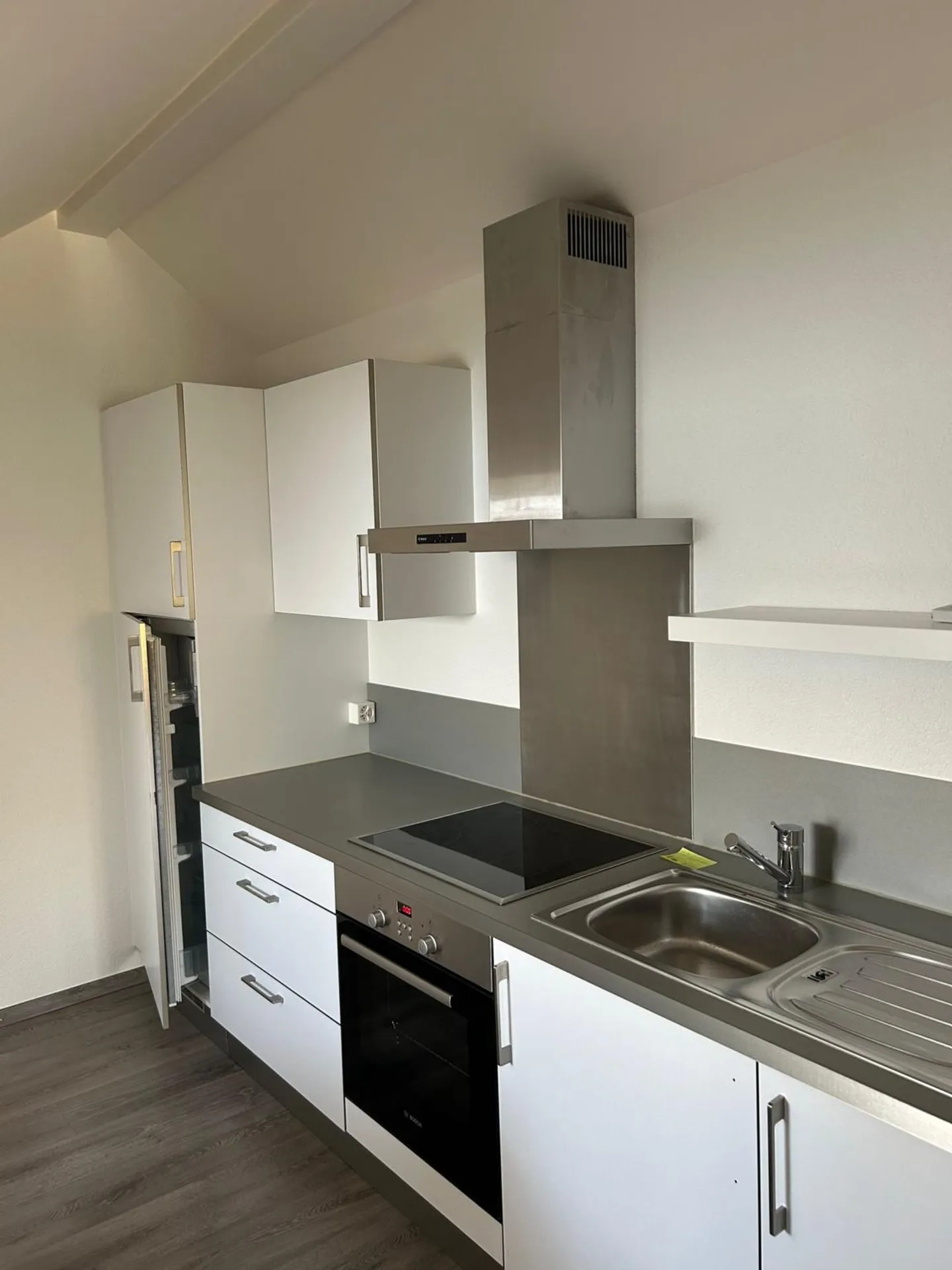 Room in shared accommodation - Photo 2 of 6