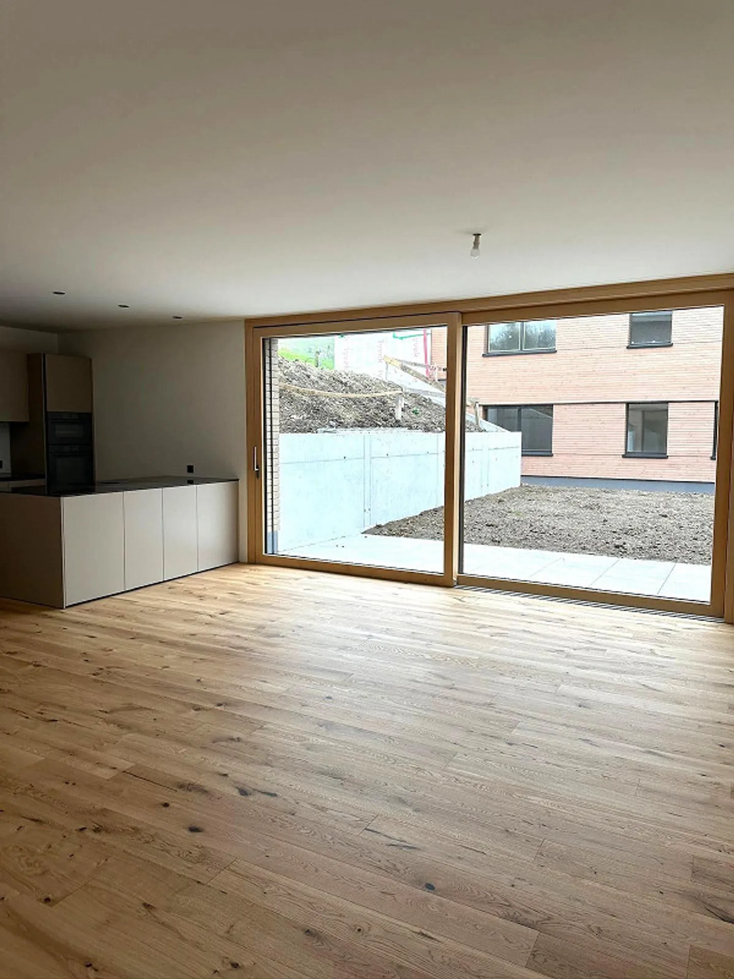 Well-maintained apartment in new residential area - Photo 6 of 10