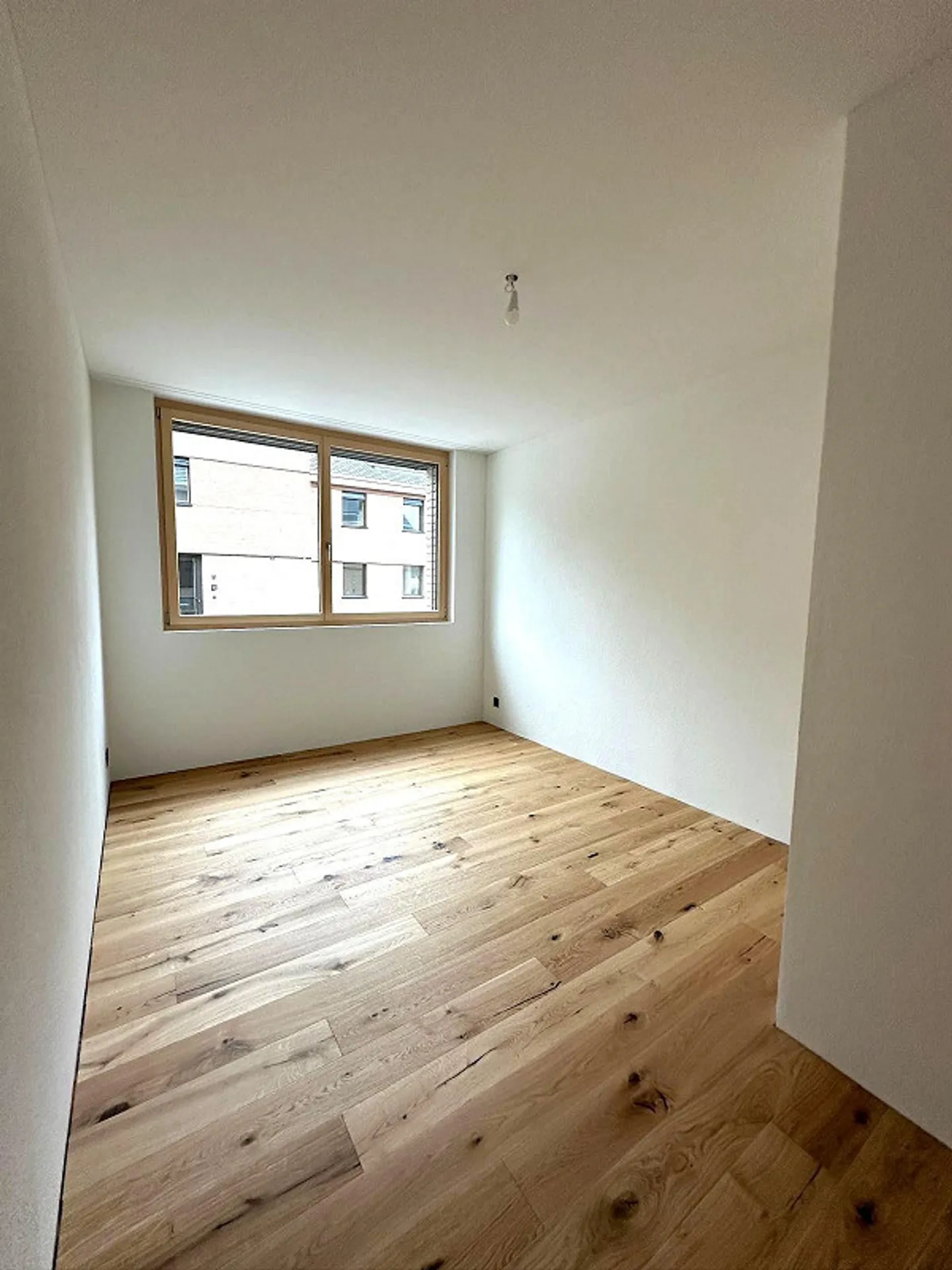 Well-maintained apartment in new residential area - Photo 7 of 10