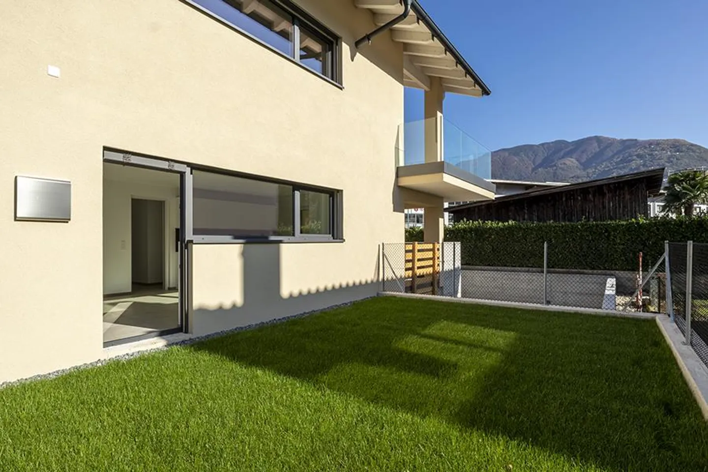 Appartamento moderno con giardino - Foto 7 di 17