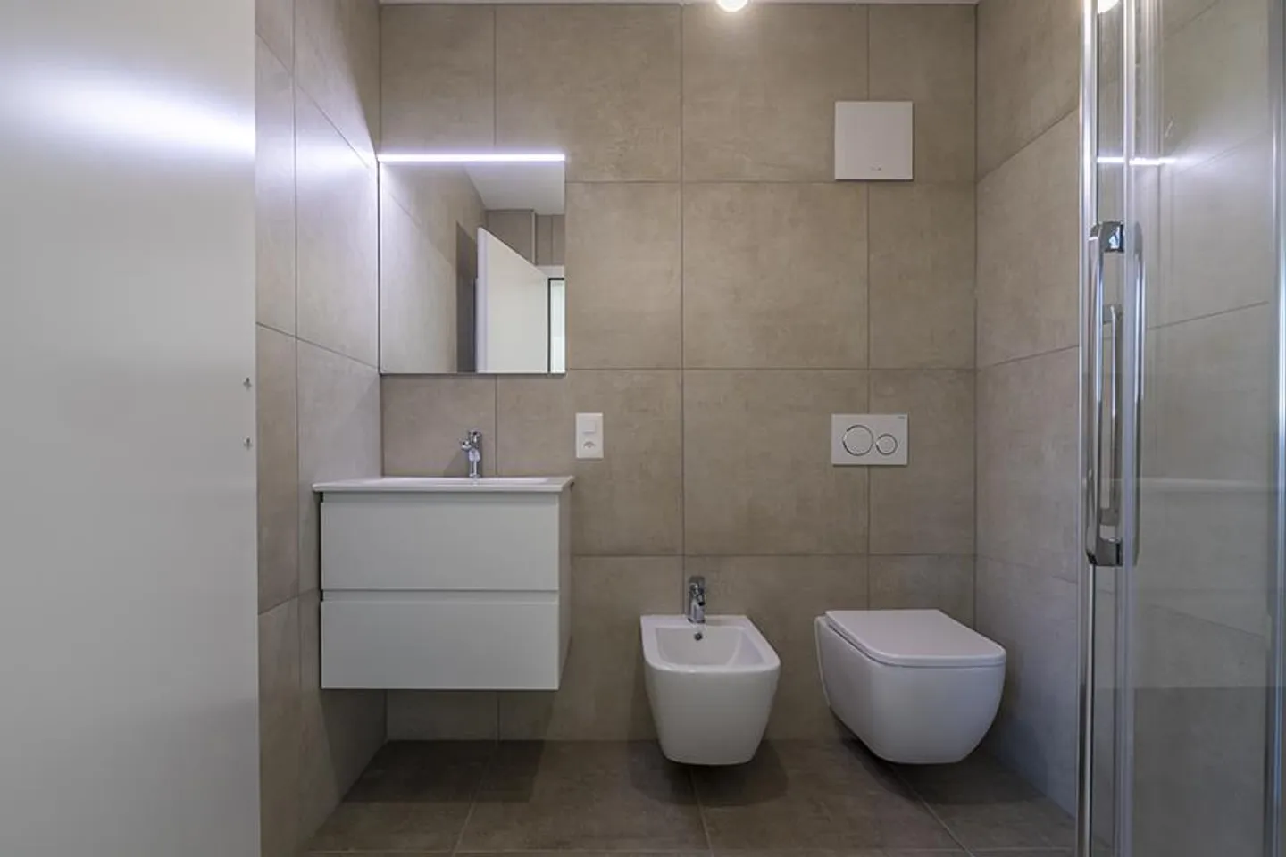 Appartamento moderno con giardino - Foto 12 di 17