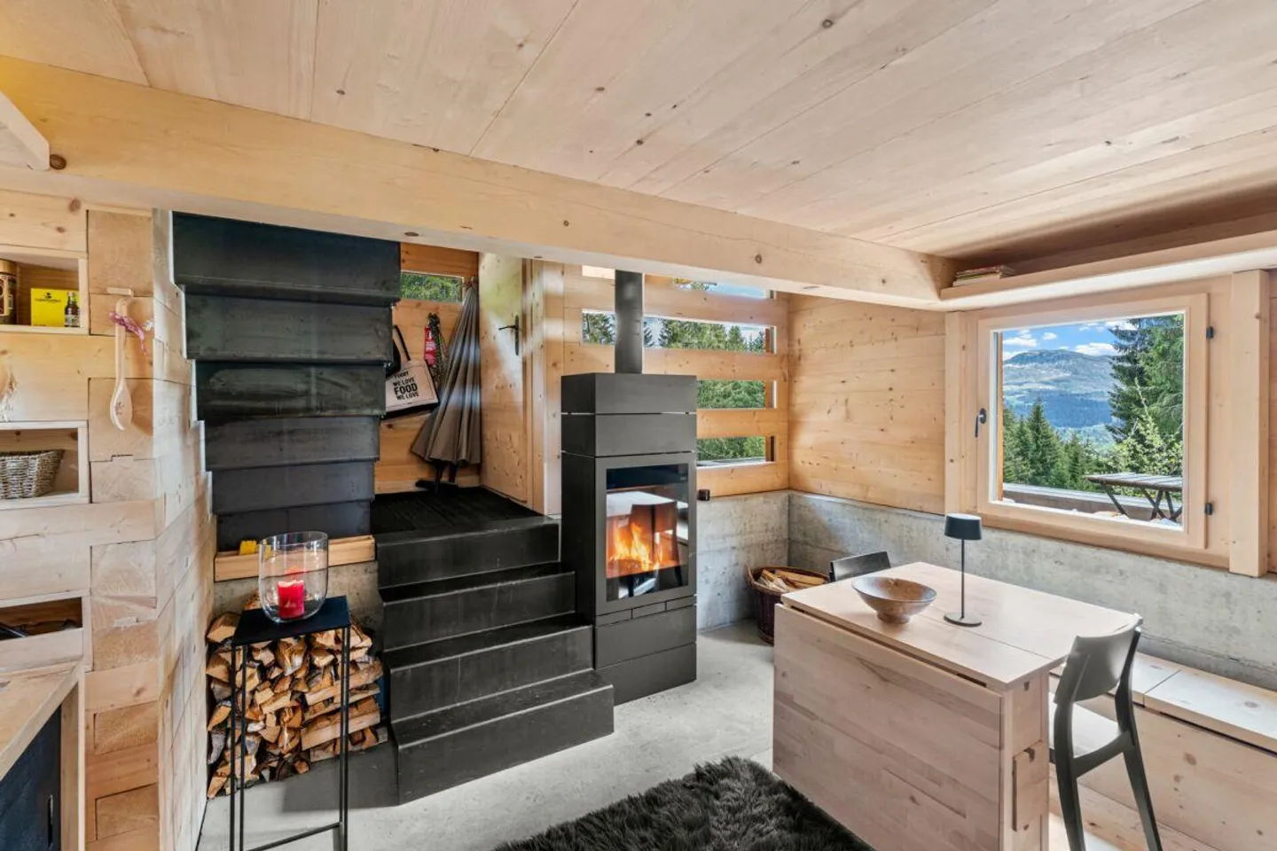 Exclusive Mountain Retreat with Breathtaking View - Photo 3 of 13