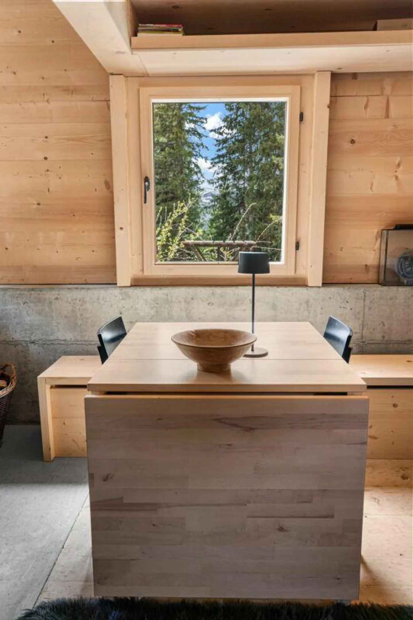 Exclusive Mountain Retreat with Breathtaking View - Photo 4 of 13
