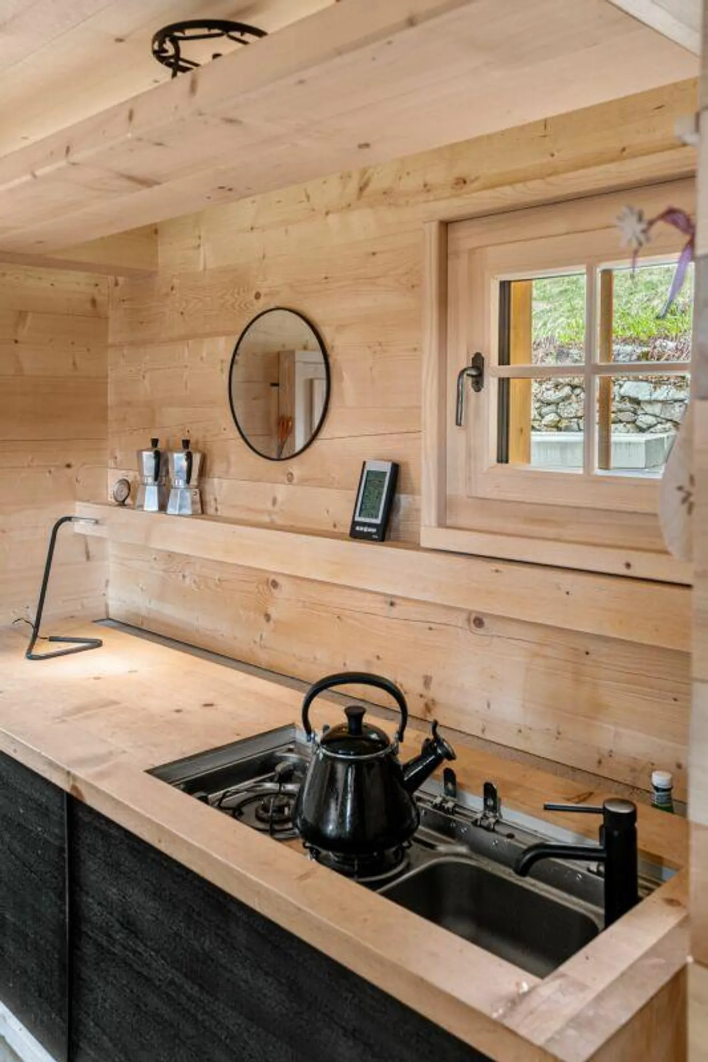 Exclusive Mountain Retreat with Breathtaking View - Photo 6 of 13