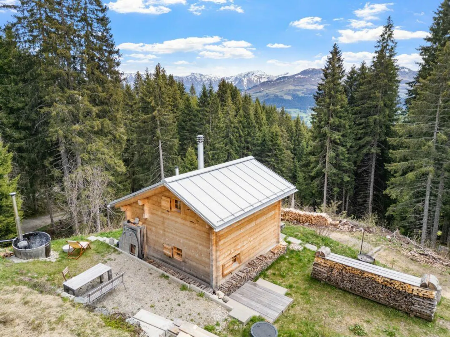 Exclusive Mountain Retreat with Breathtaking View - Photo 9 of 13