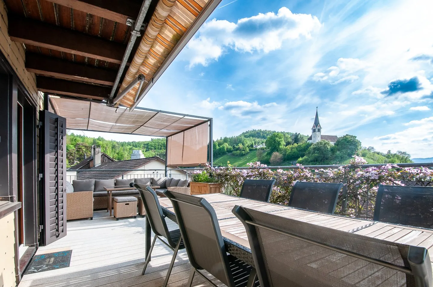 Casa unifamiliare con vista e potenziale in una posizione privilegiata - Foto 3 di 13