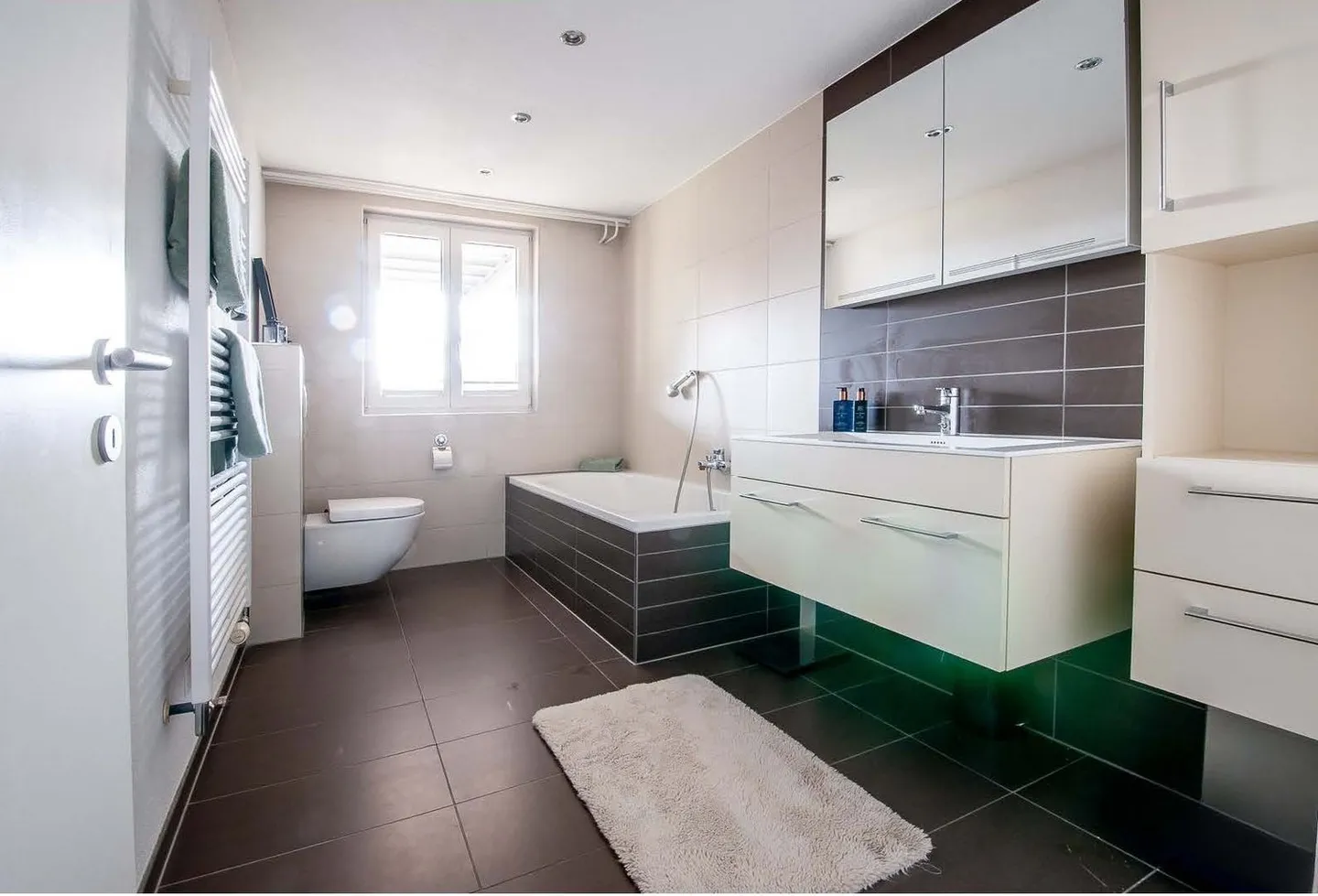 Casa unifamiliare con vista e potenziale in una posizione privilegiata - Foto 7 di 13