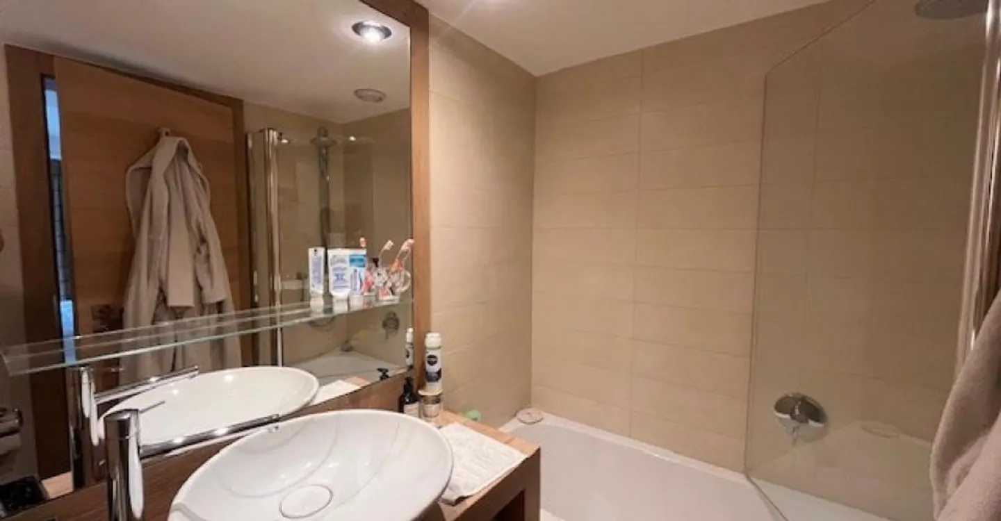 Exclusive 3.5-room apartment with panoramic view, hotel services and immediate proximity to the slopes - Photo 6 of 7
