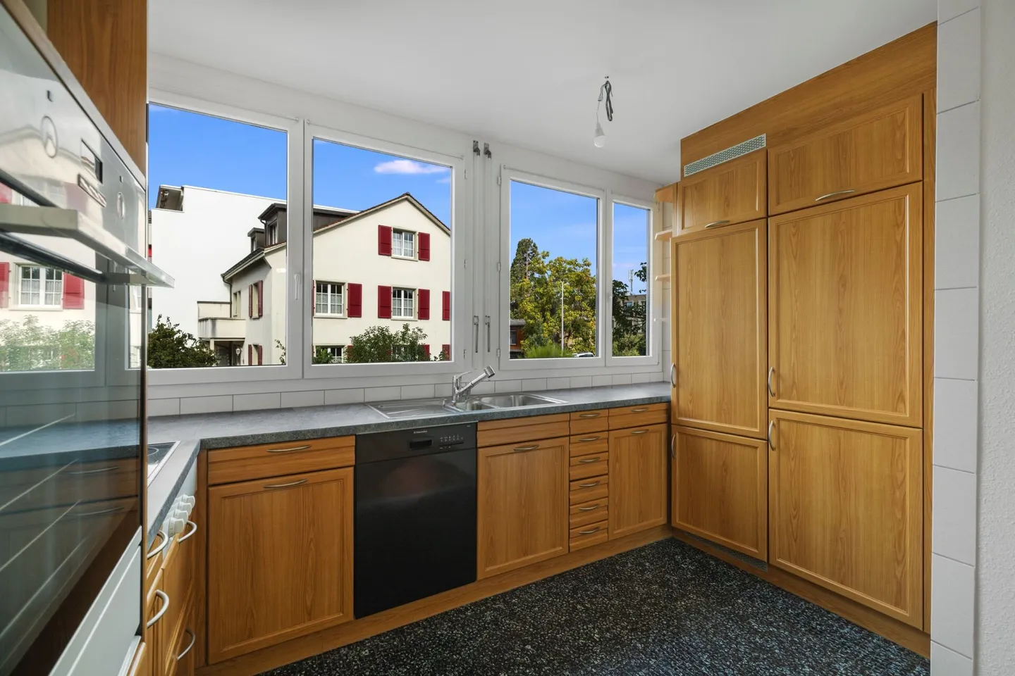 Ideale 3.5 Zimmer-Wohnung mit Ausbaupotential - Balkon und eigene Garagenbox - Foto 7 von 18