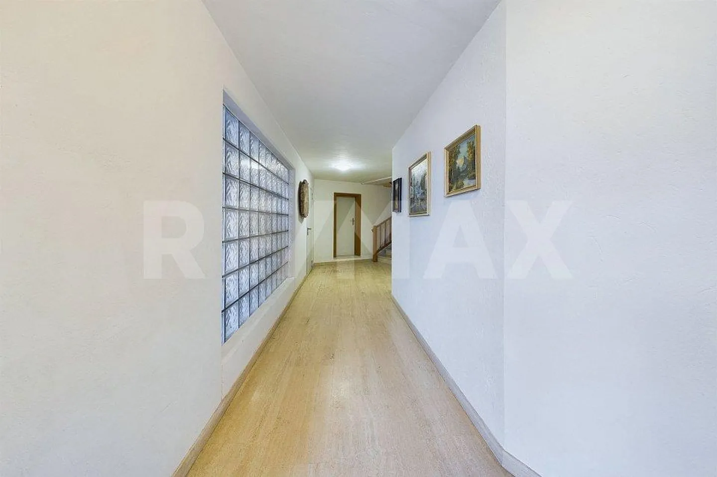 Elegante Casa Familiare con Giardino - Foto 9 di 13