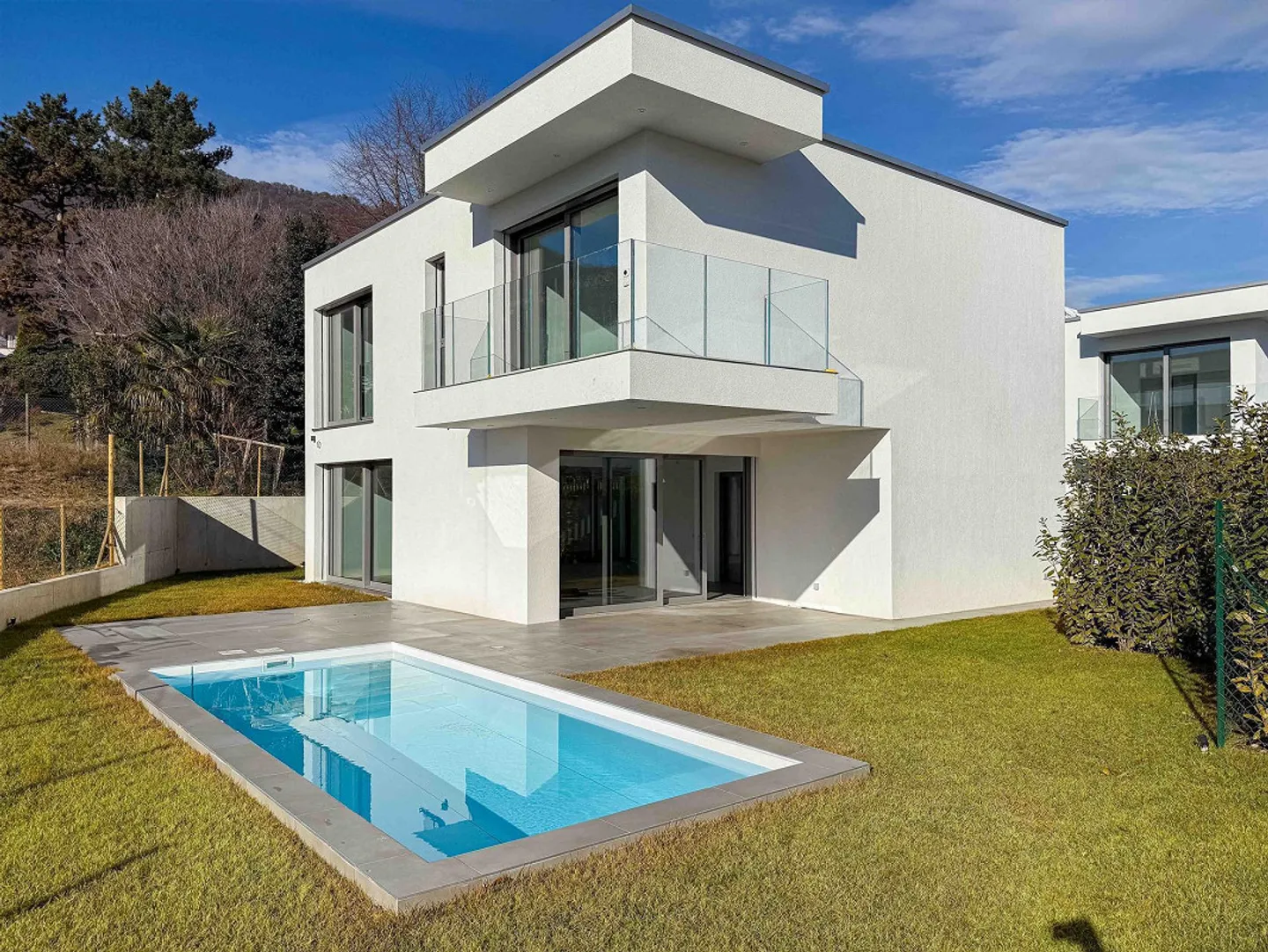 Newly Built Villa with Pool in Gravesano - Photo 1 of 15